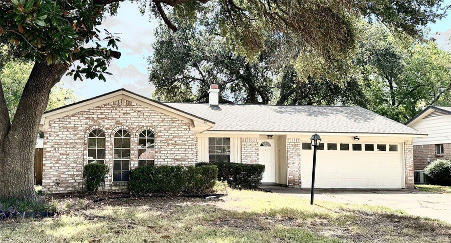 Property photo for 13615 Fernhill Drive, Sugar Land, TX