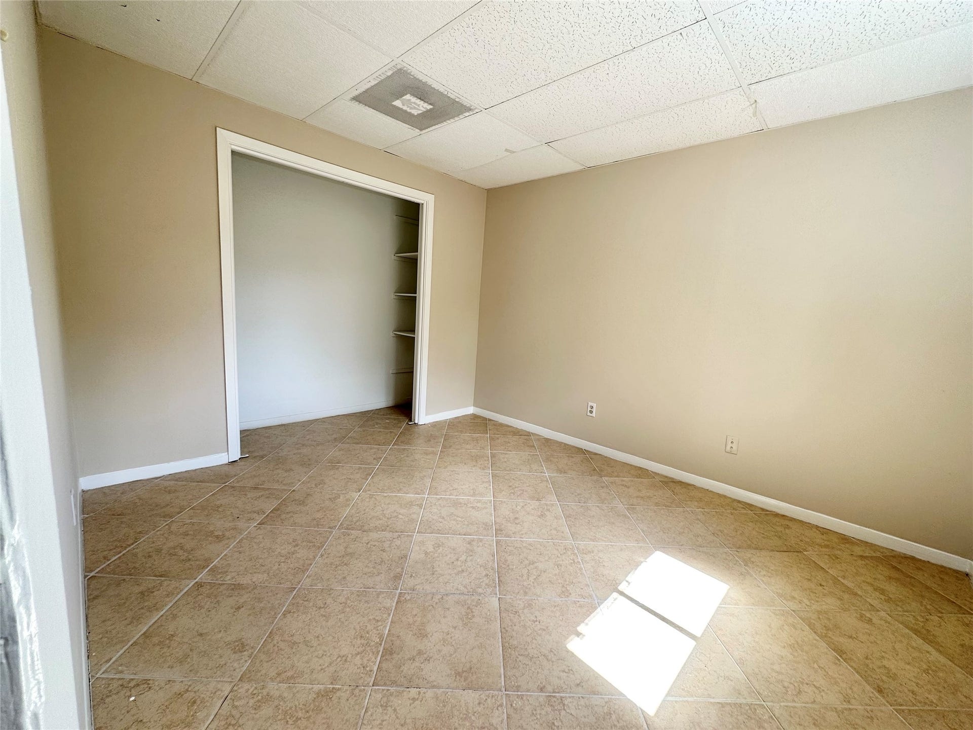 13615 Fernhill Drive, Sugar Land, TX 77498