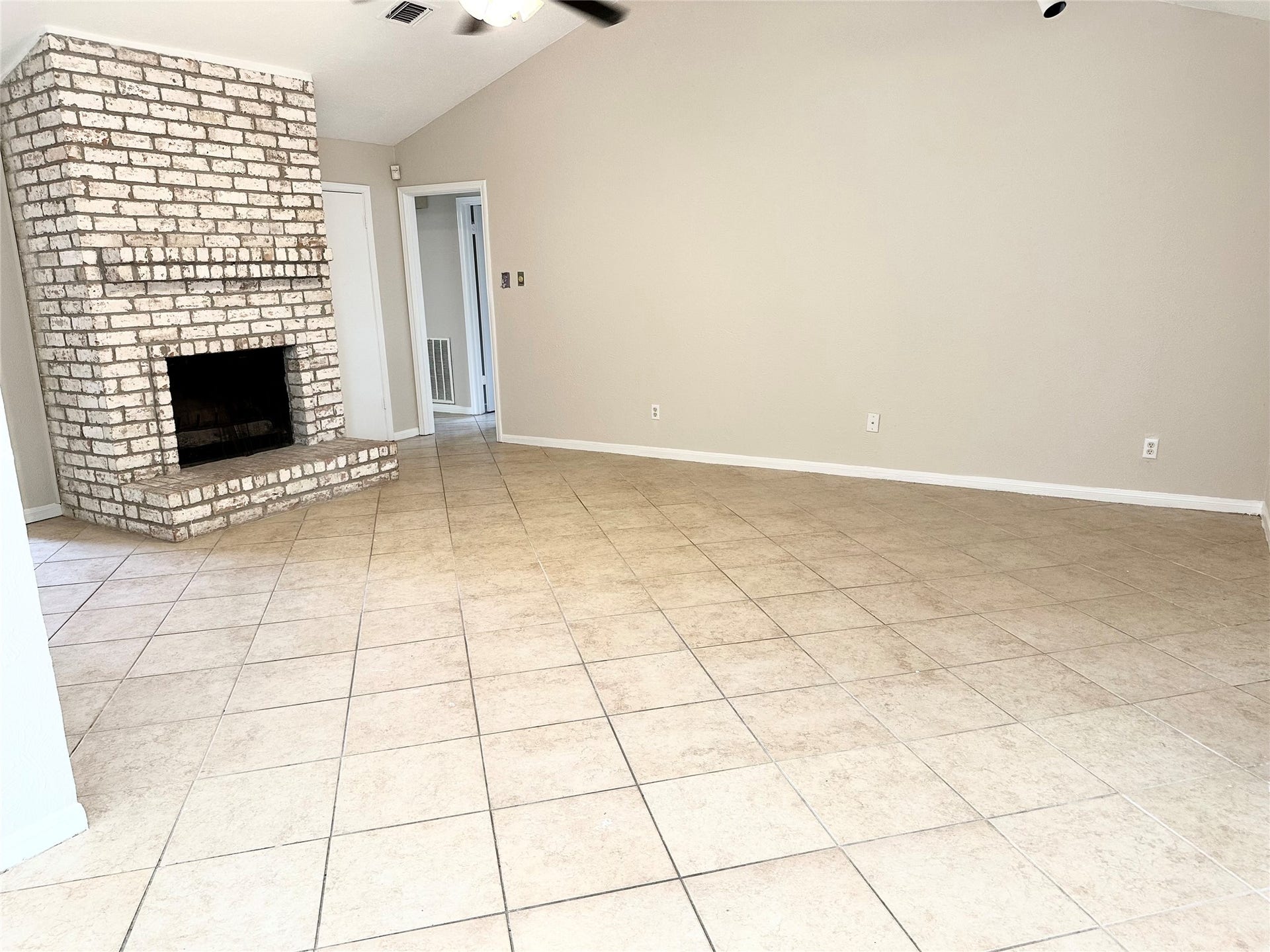 13615 Fernhill Drive, Sugar Land, TX 77498