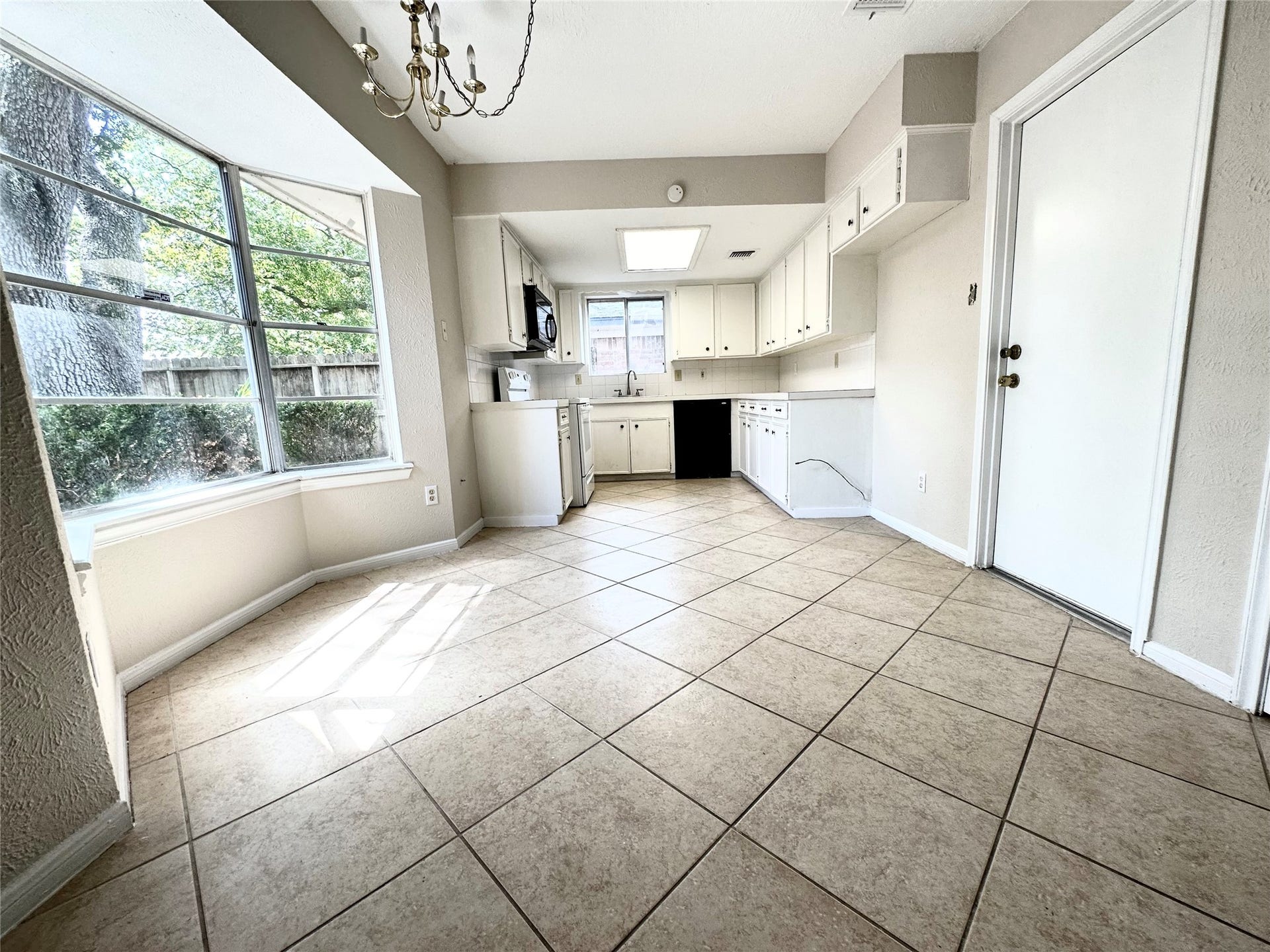 13615 Fernhill Drive, Sugar Land, TX 77498