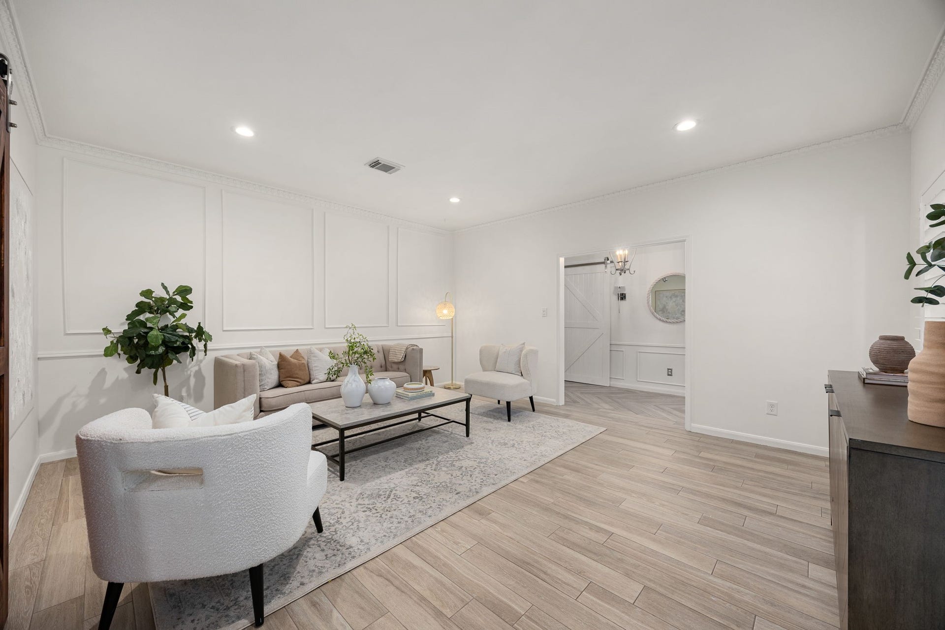 10106 Inwood Drive, Houston, TX 77042 10106 Inwood Drive, Houston, TX 77042