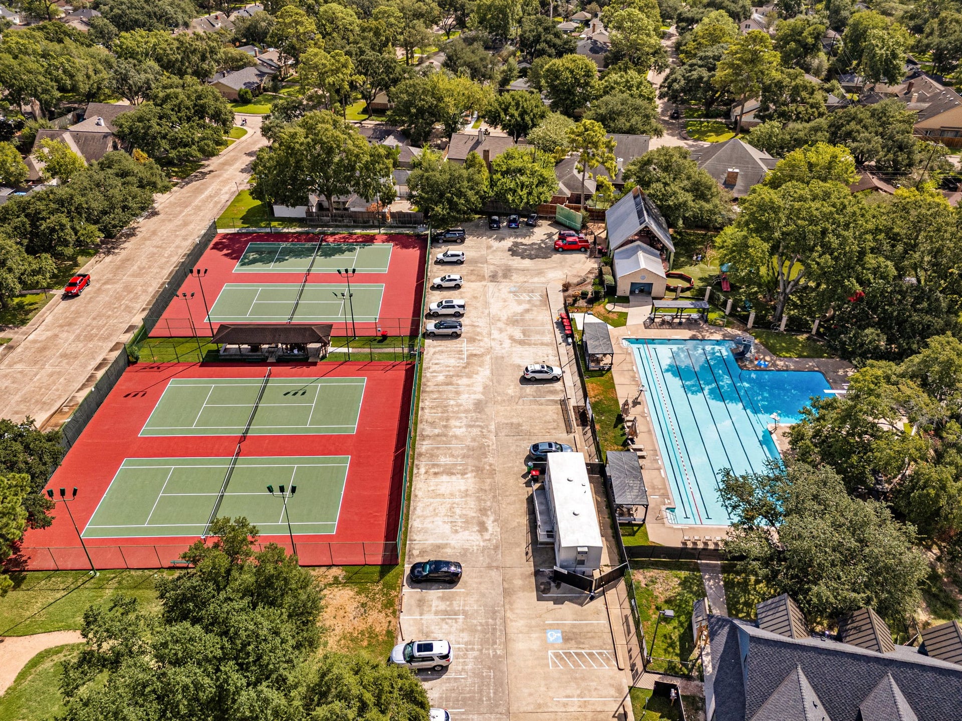 10106 Inwood Drive, Houston, TX 77042 10106 Inwood Drive, Houston, TX 77042