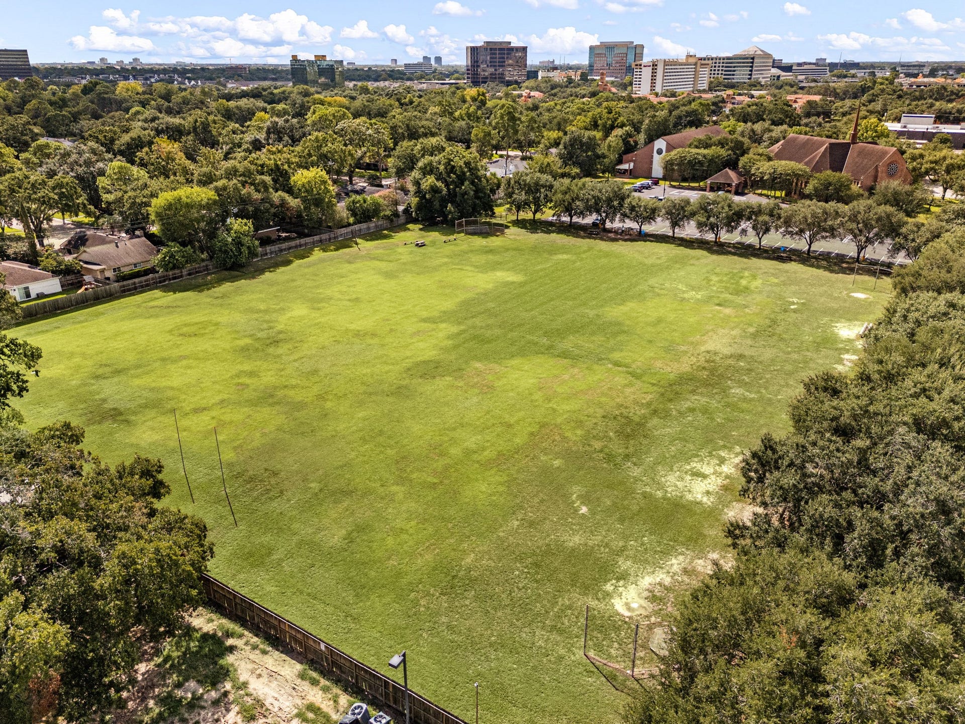 10106 Inwood Drive, Houston, TX 77042 10106 Inwood Drive, Houston, TX 77042