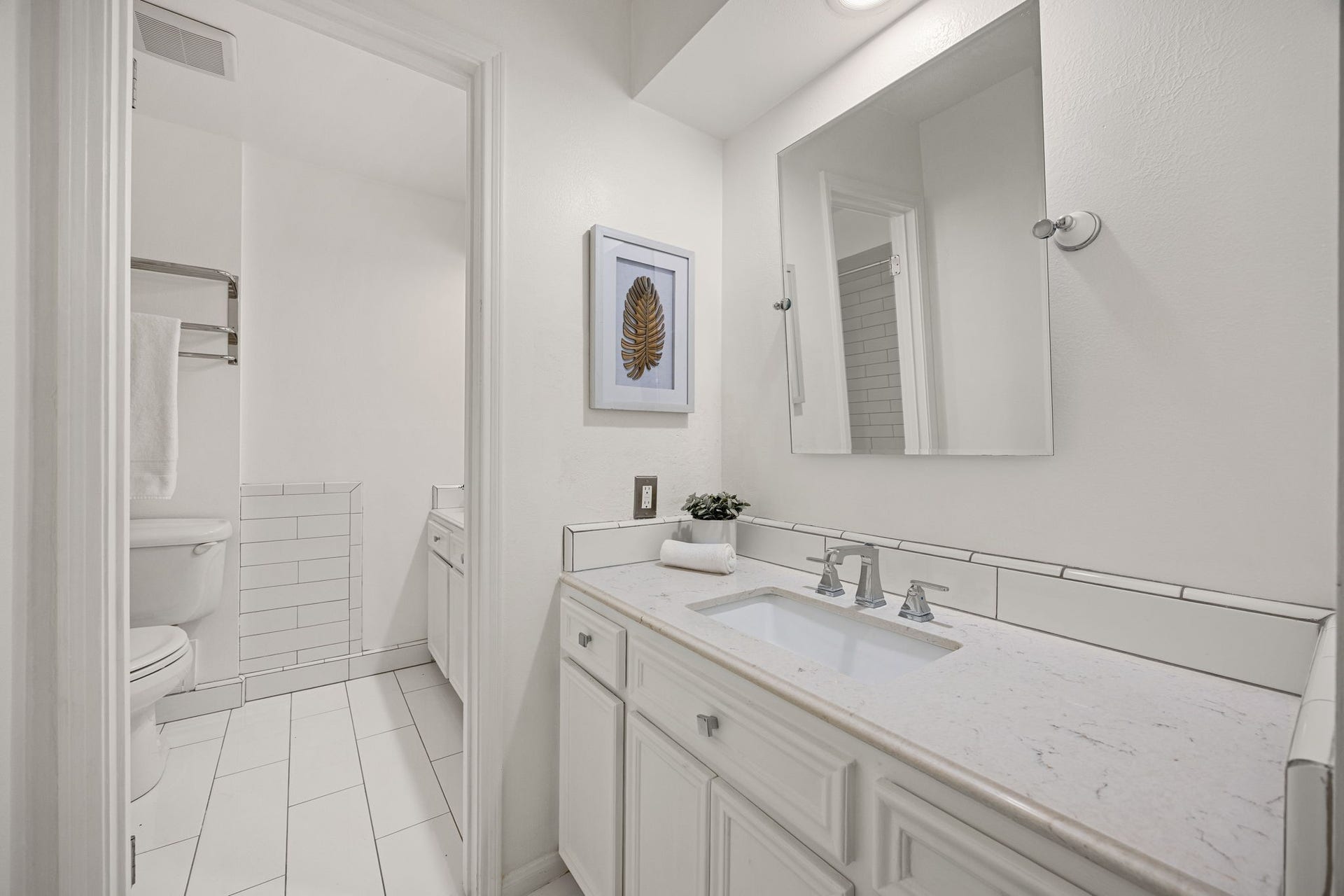 10106 Inwood Drive, Houston, TX 77042 10106 Inwood Drive, Houston, TX 77042