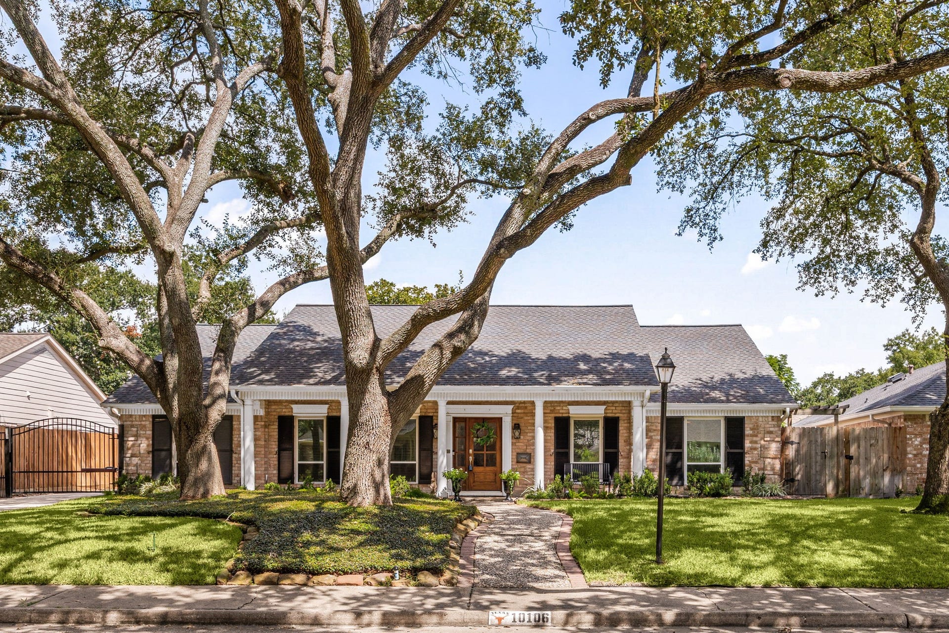10106 Inwood Drive, Houston, TX 77042 10106 Inwood Drive, Houston, TX 77042