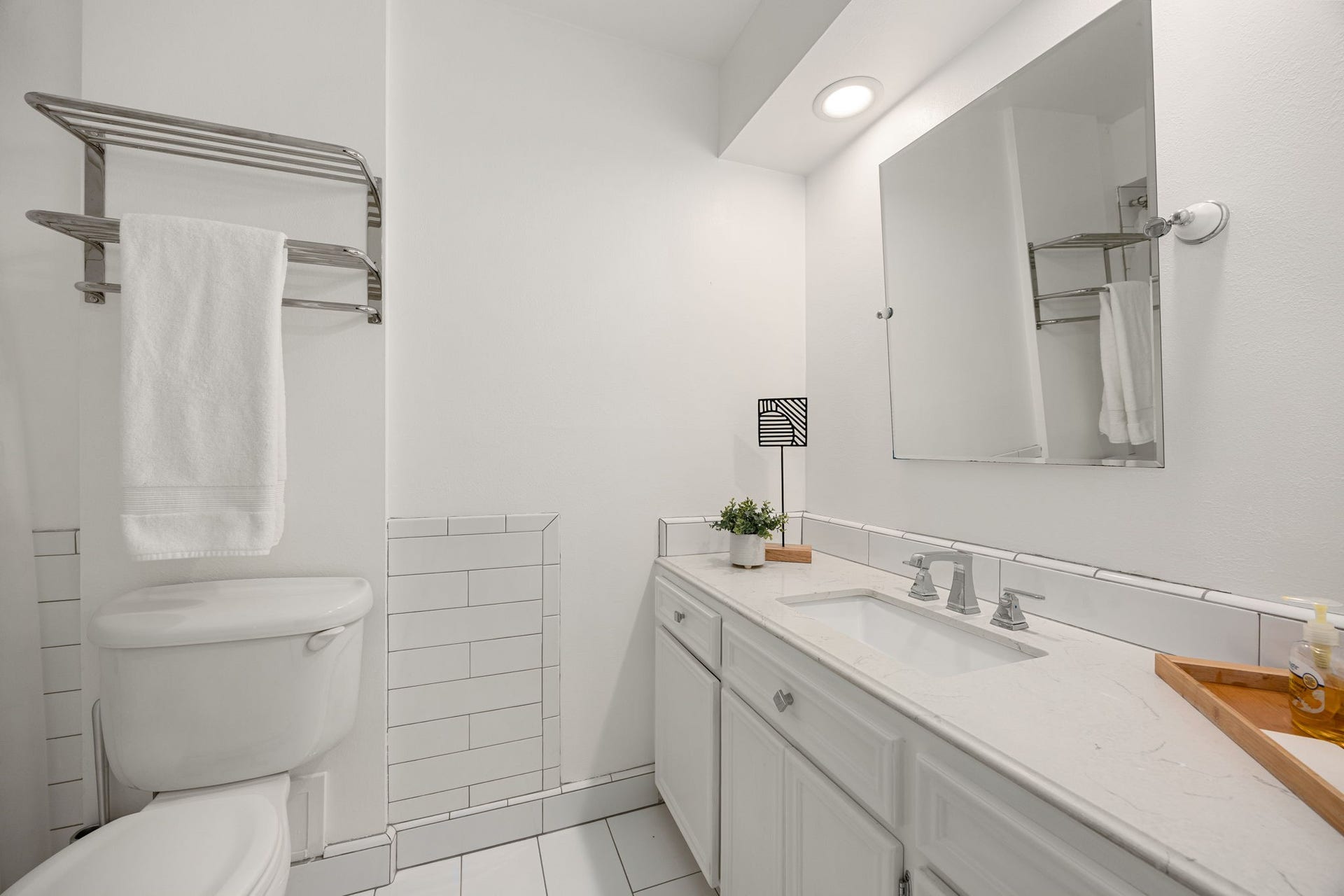 10106 Inwood Drive, Houston, TX 77042 10106 Inwood Drive, Houston, TX 77042