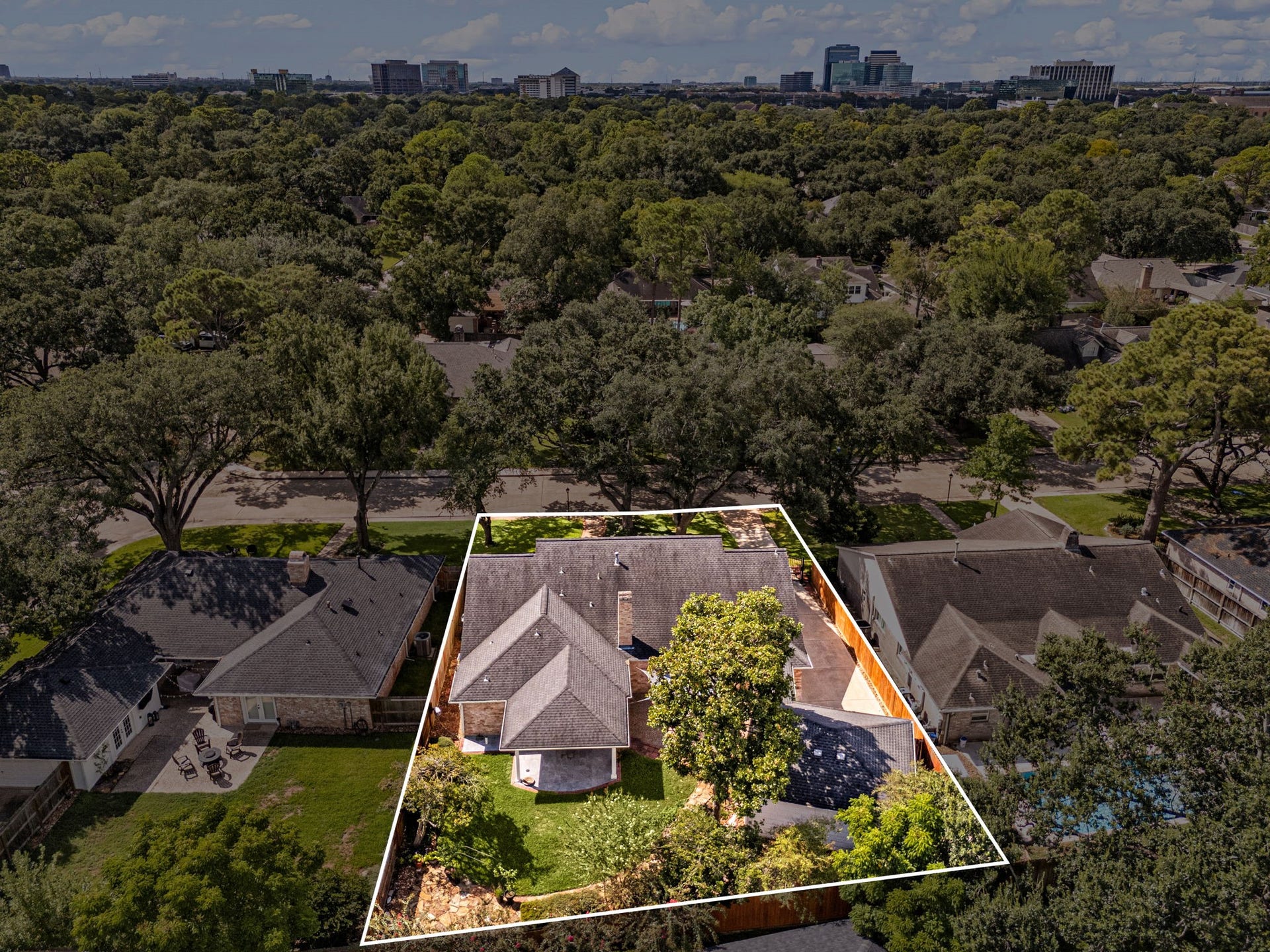 10106 Inwood Drive, Houston, TX 77042 10106 Inwood Drive, Houston, TX 77042