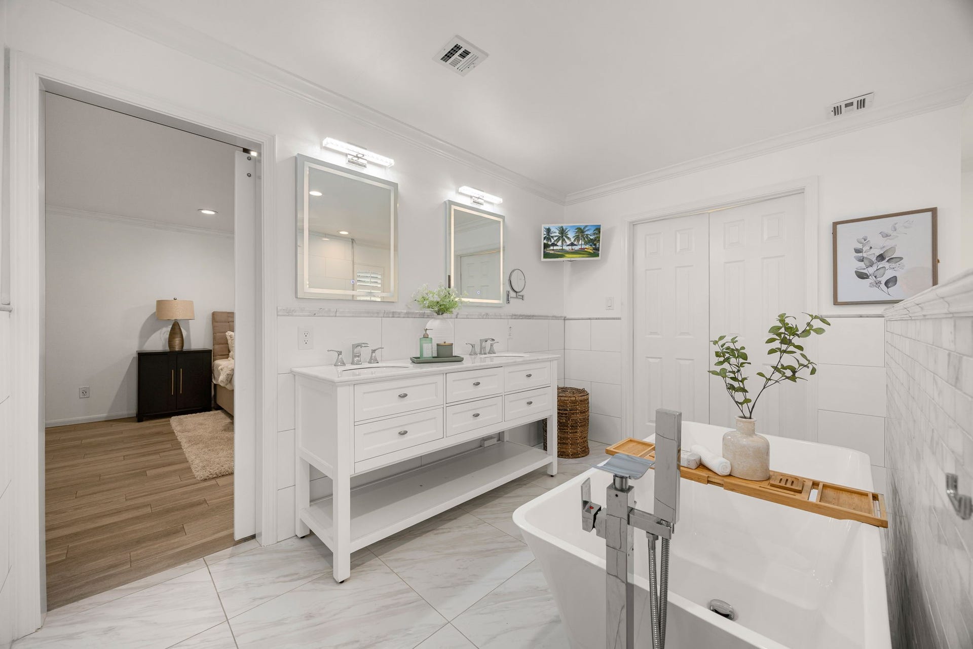 10106 Inwood Drive, Houston, TX 77042 10106 Inwood Drive, Houston, TX 77042