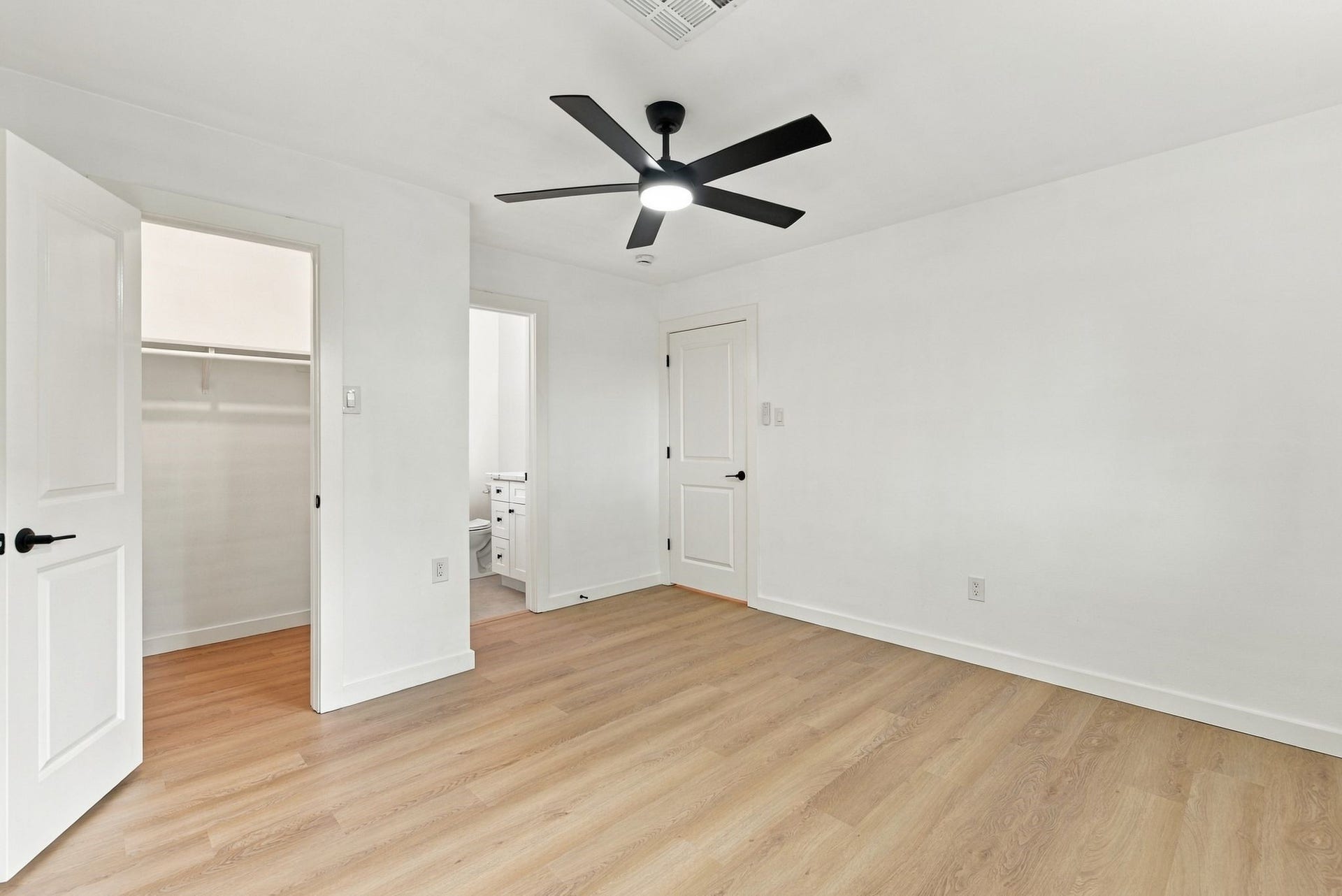 4143 Hill Oak Drive, Houston, TX 77092 4143 Hill Oak Drive, Houston, TX 77092