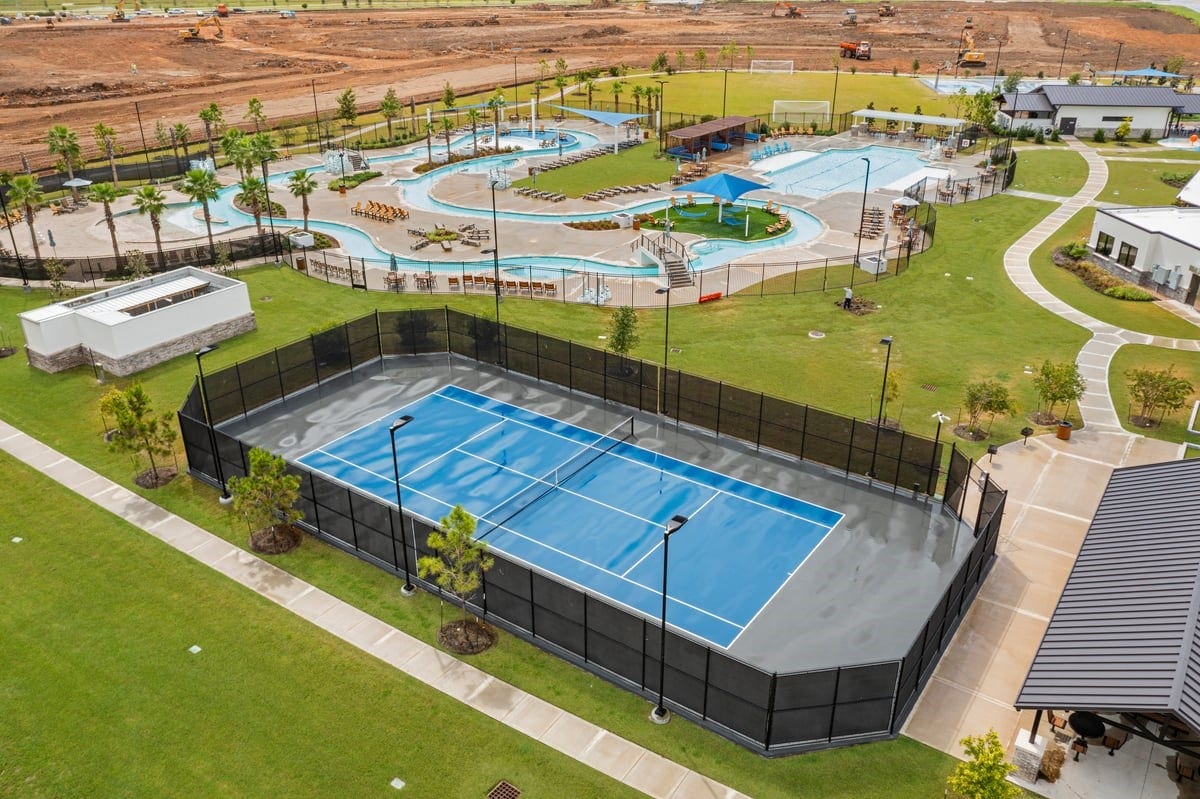1702 Darwin Cedar Drive, Rosharon, TX 77583 Get some exercise on the tennis courts!