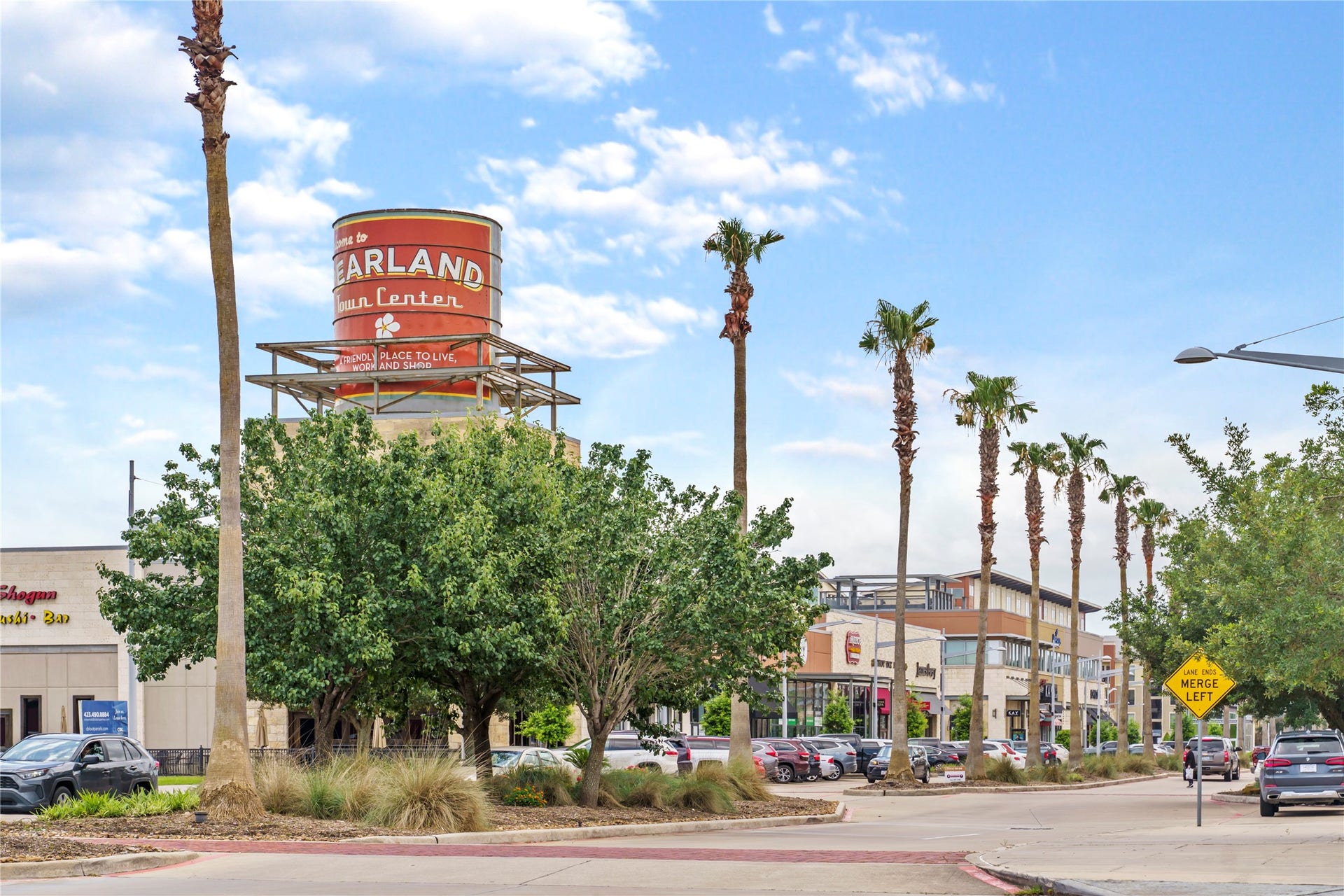 1702 Darwin Cedar Drive, Rosharon, TX 77583 Short commute to the Pearland Town Center, where you can enjoy shopping and dining!
