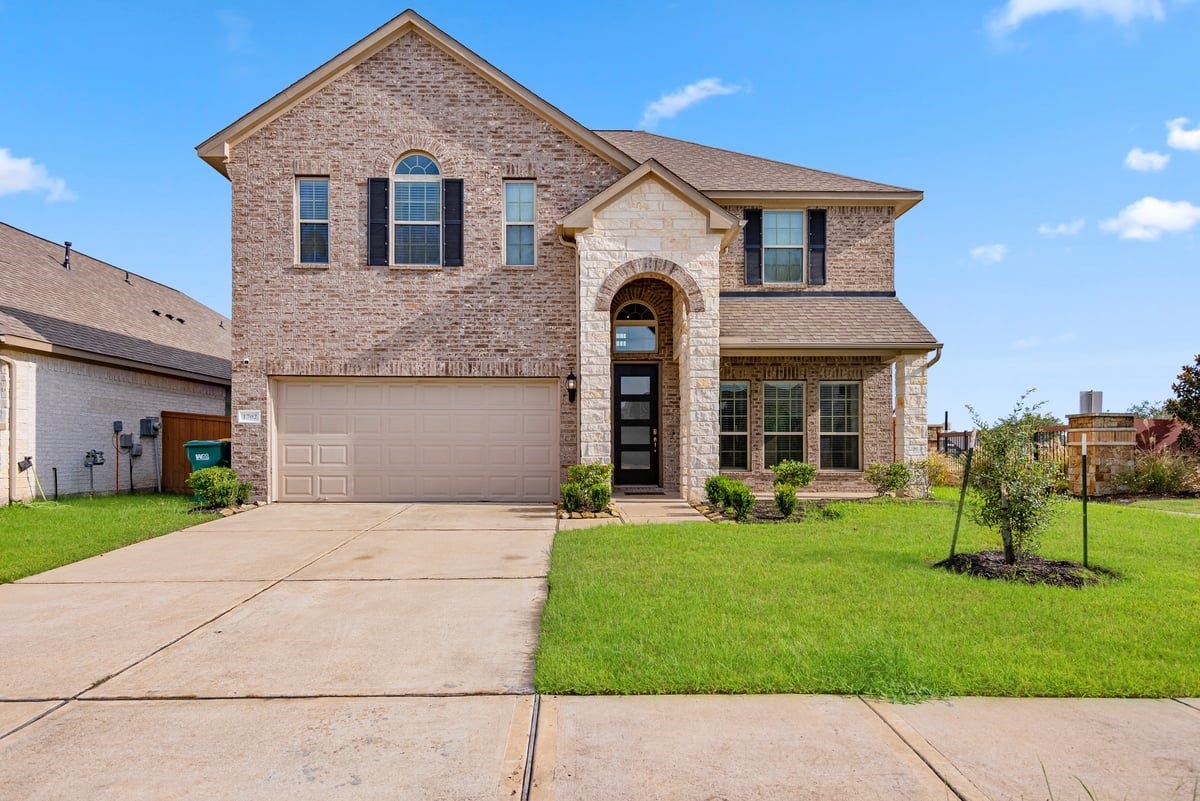 1702 Darwin Cedar Drive, Rosharon, TX 77583 Corner lot with no neighbors to one side, and no neighbors to the back!
