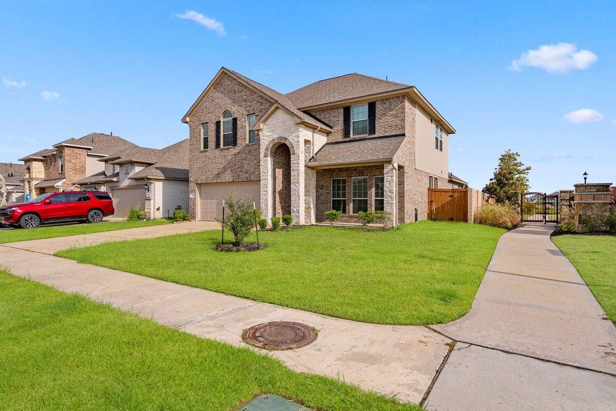 1702 Darwin Cedar Drive, Rosharon, TX 77583 This large corner lot offers a great green space to enjoy!