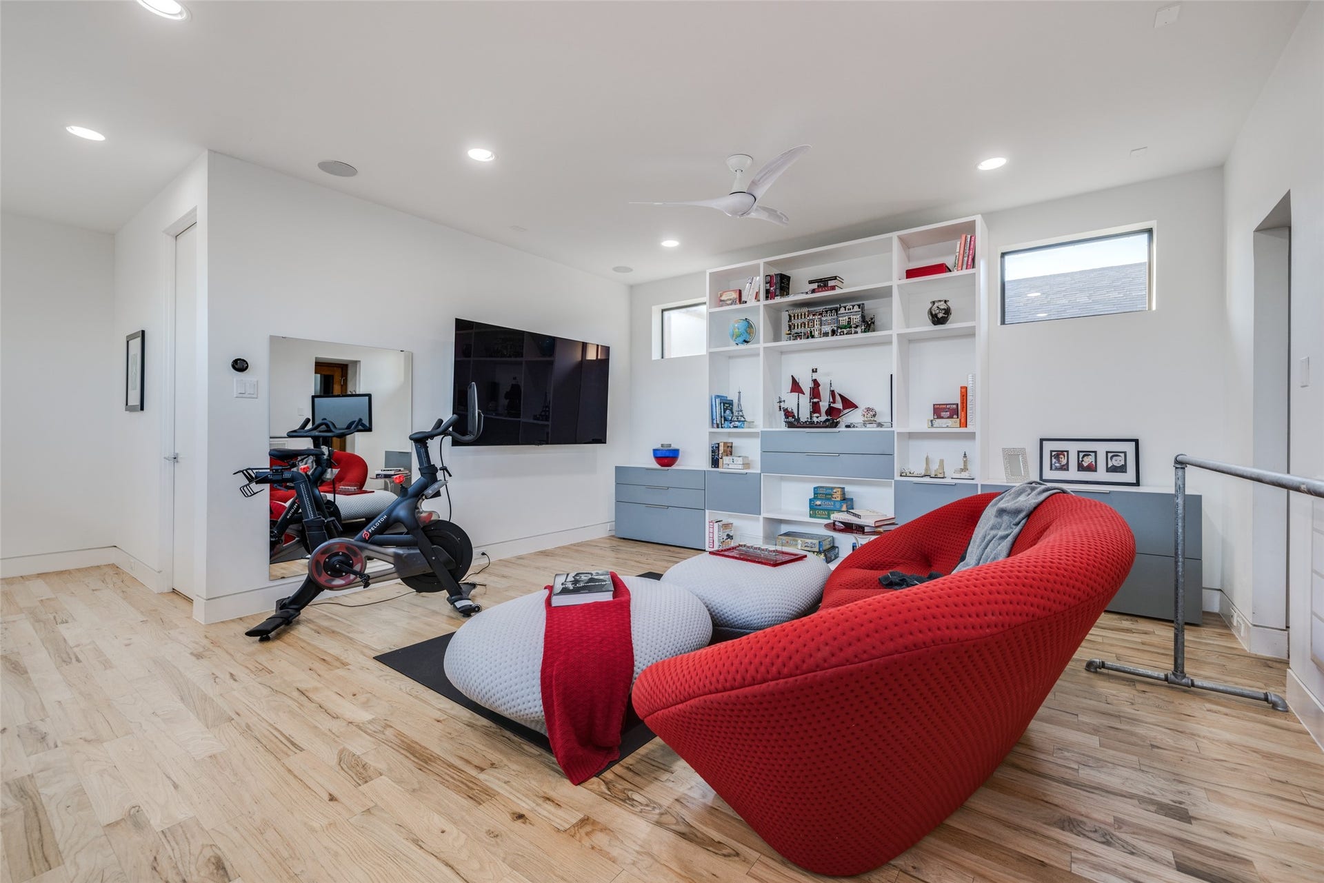 2014 Park Street, Houston, TX 77019 Third floor game room with wooden floors, Finlandia hot & cold sauna