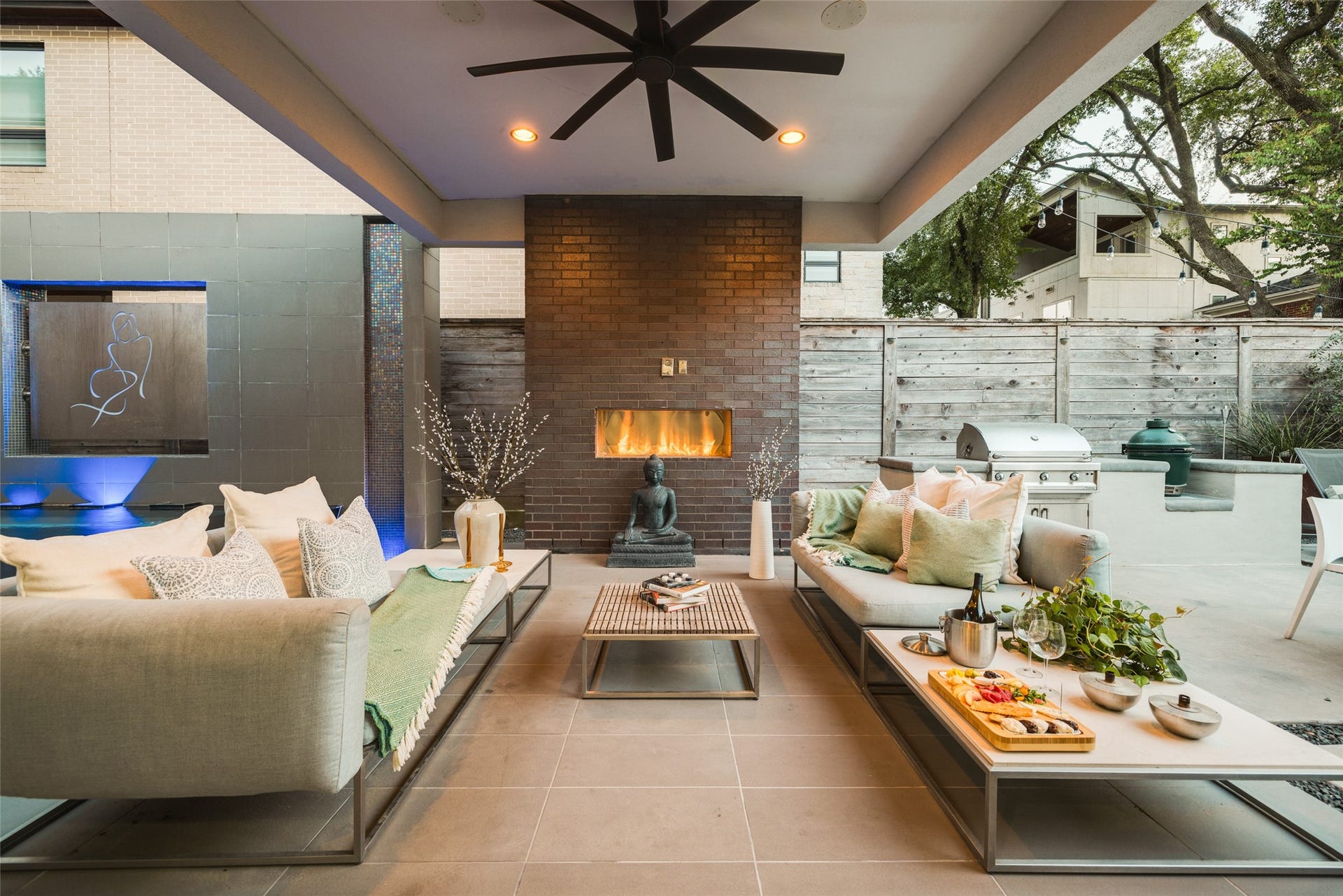 2014 Park Street, Houston, TX 77019 Wonderful spacious outdoor Entertaining area for enjoying time outside with fabulous brick fire, ceiling fan & covered patio