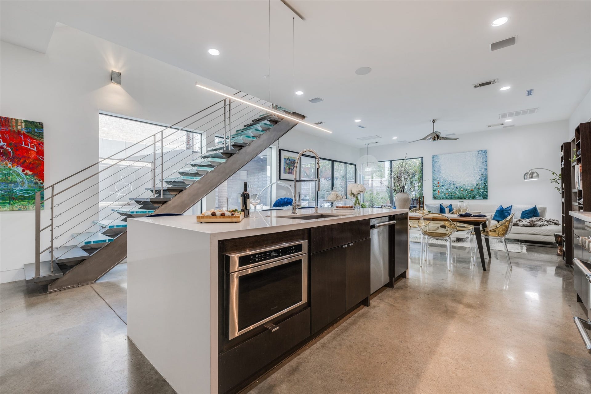 2014 Park Street, Houston, TX 77019 Gorgeous open plan living - enjoy entertaining in this gorgeous home, walls of windows allow outside/inside living, brings lots of natural light & energy. Mudroom with seating & extra storage & small office space - not shown in the pictures