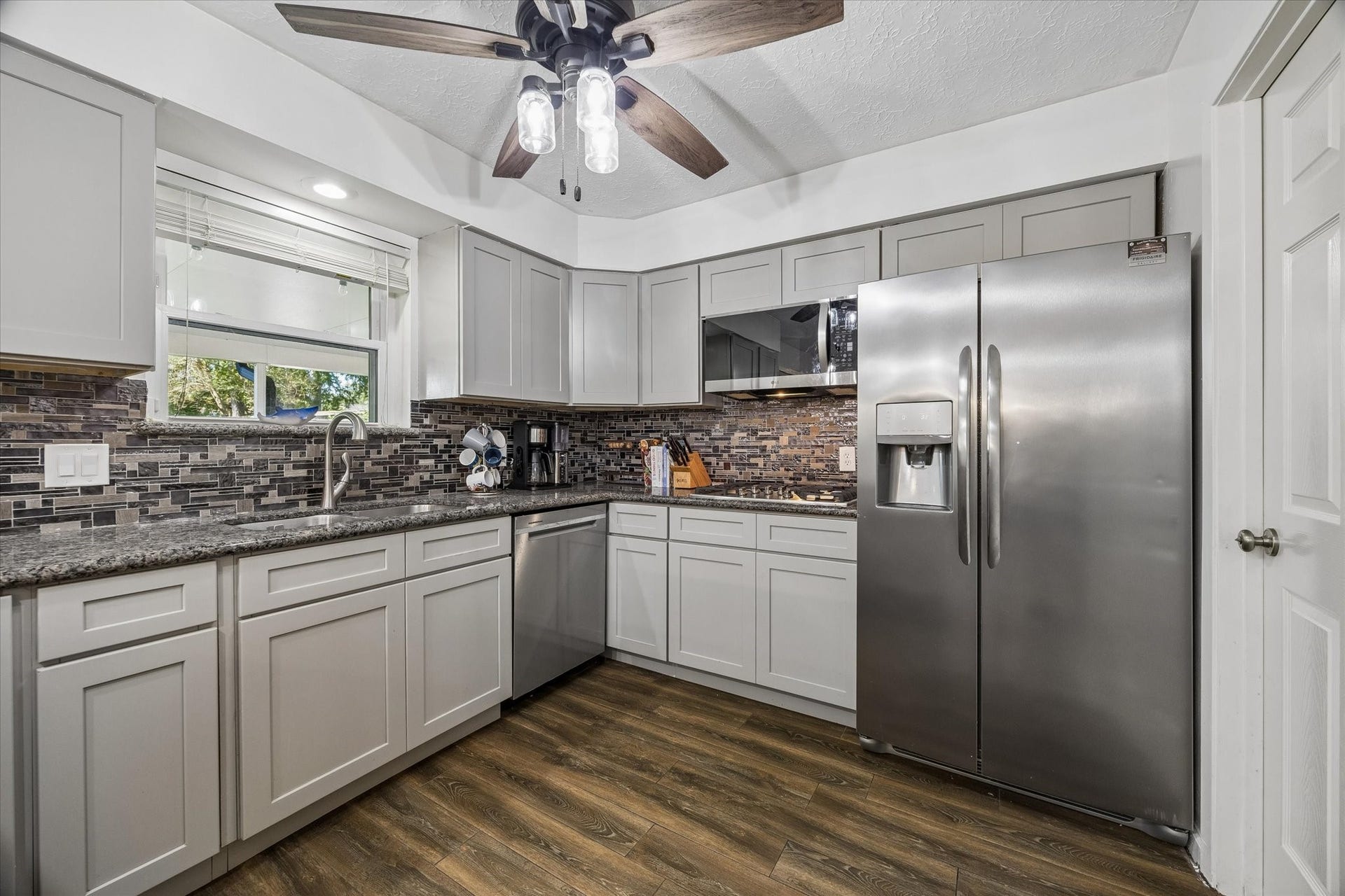 15726 Blackhawk Boulevard, Friendswood, TX 77546 15726 Blackhawk Boulevard, Friendswood, TX 77546