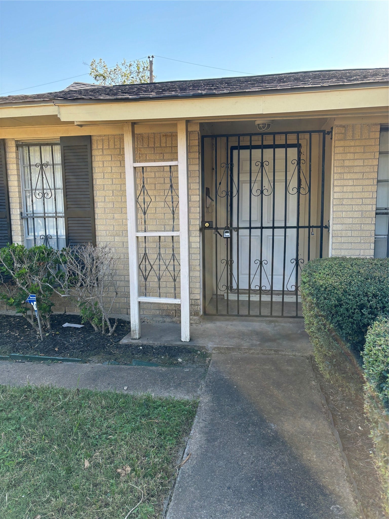 11119 Jutland Road, Houston, TX 77048 Entry door