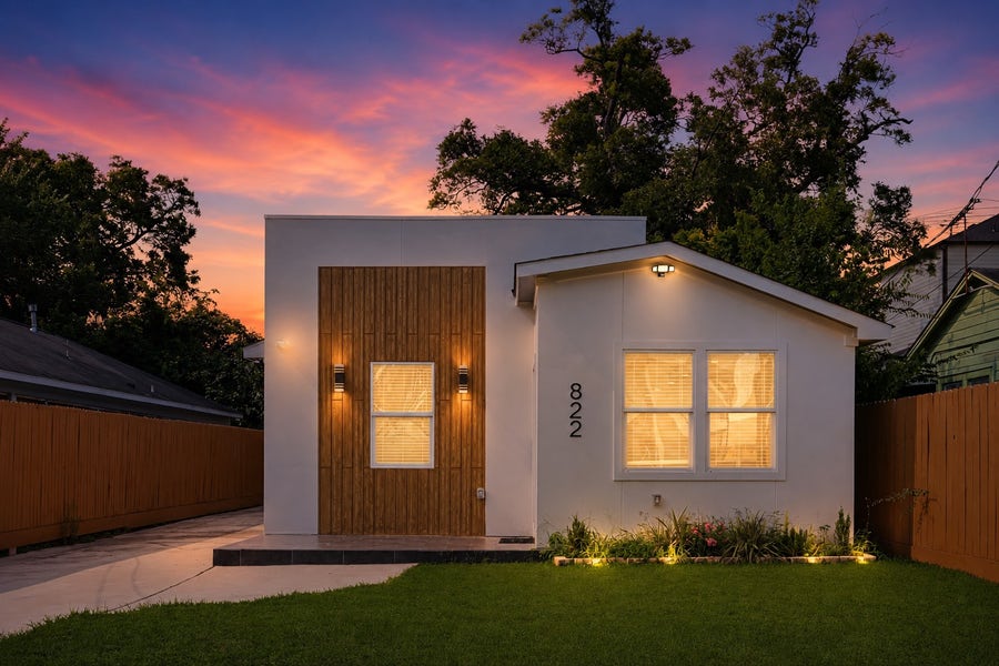 Property photo for 822 E 32nd Street, Houston, TX