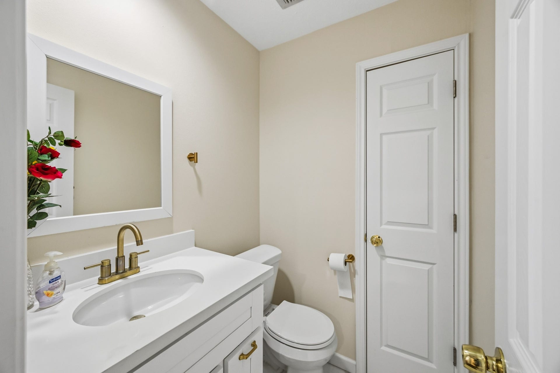 3926 Felicia Drive, Sugar Land, TX 77479 Convenient first-floor powder bath with updated vanity and fixtures.