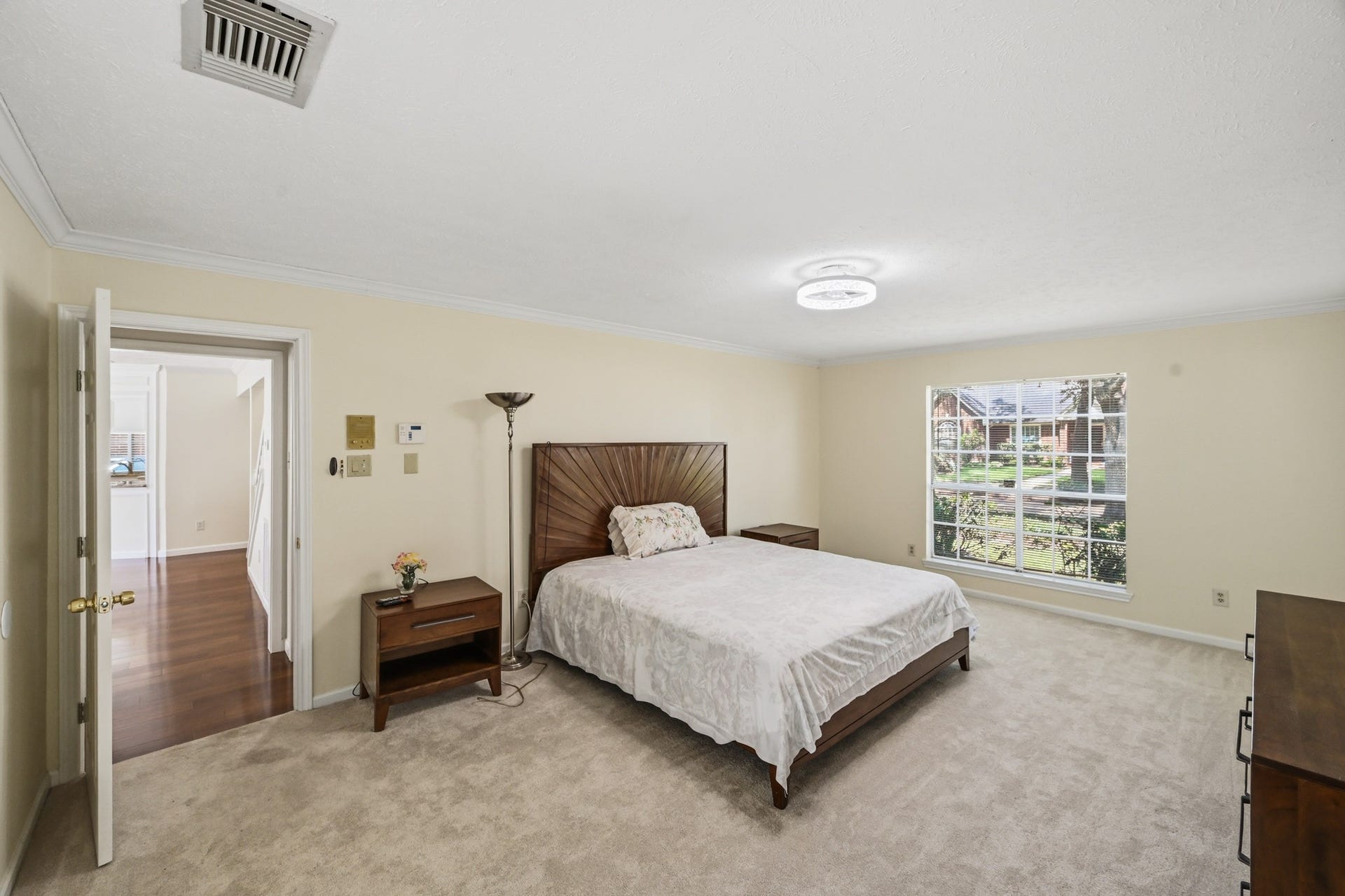 3926 Felicia Drive, Sugar Land, TX 77479 Generously sized primary suite offering plenty of room for a sitting area.