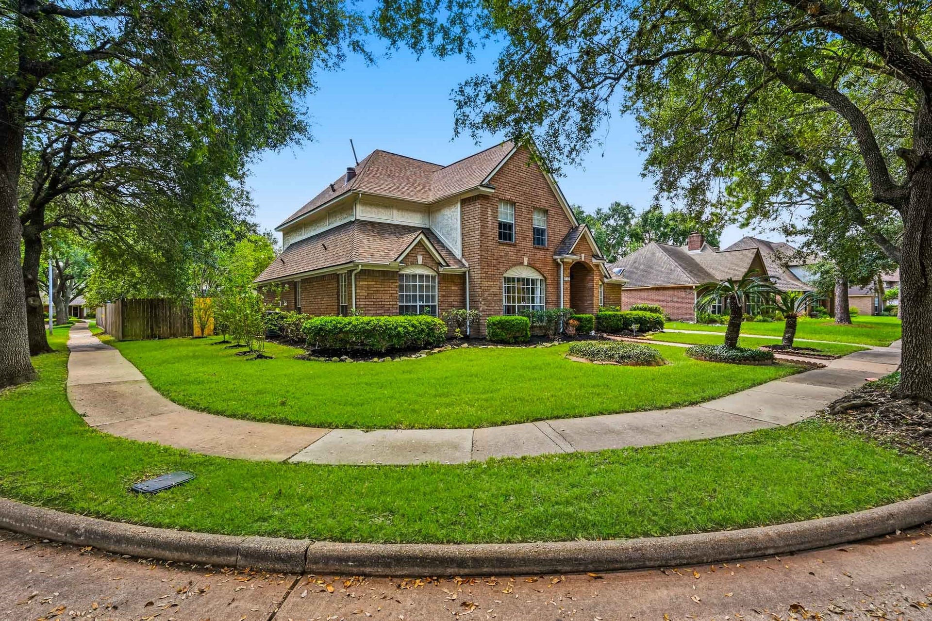 3926 Felicia Drive, Sugar Land, TX 77479 Beautifully maintained two-story home on a spacious corner lot.