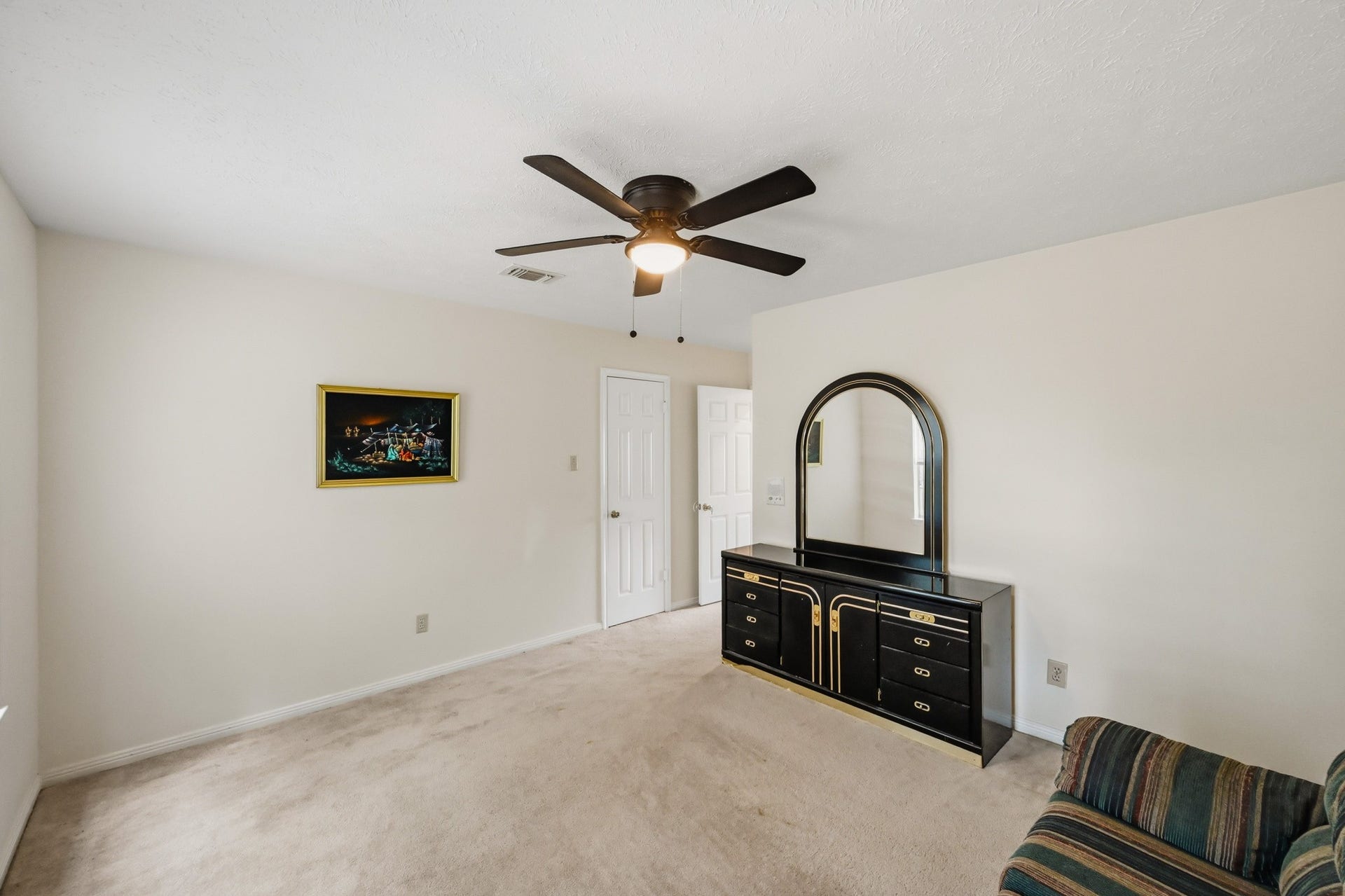 3926 Felicia Drive, Sugar Land, TX 77479 Additional secondary bedroom offers room for additional office or workout area.