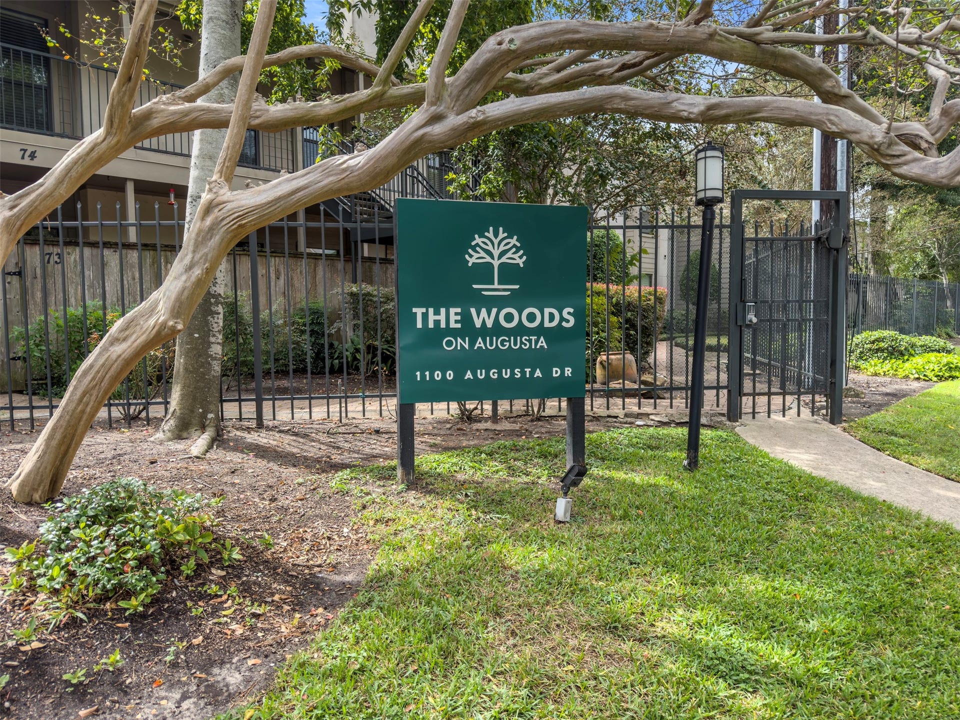 1100 Augusta Drive, #88, Houston, TX 77057 1100 Augusta Drive, #88, Houston, TX 77057