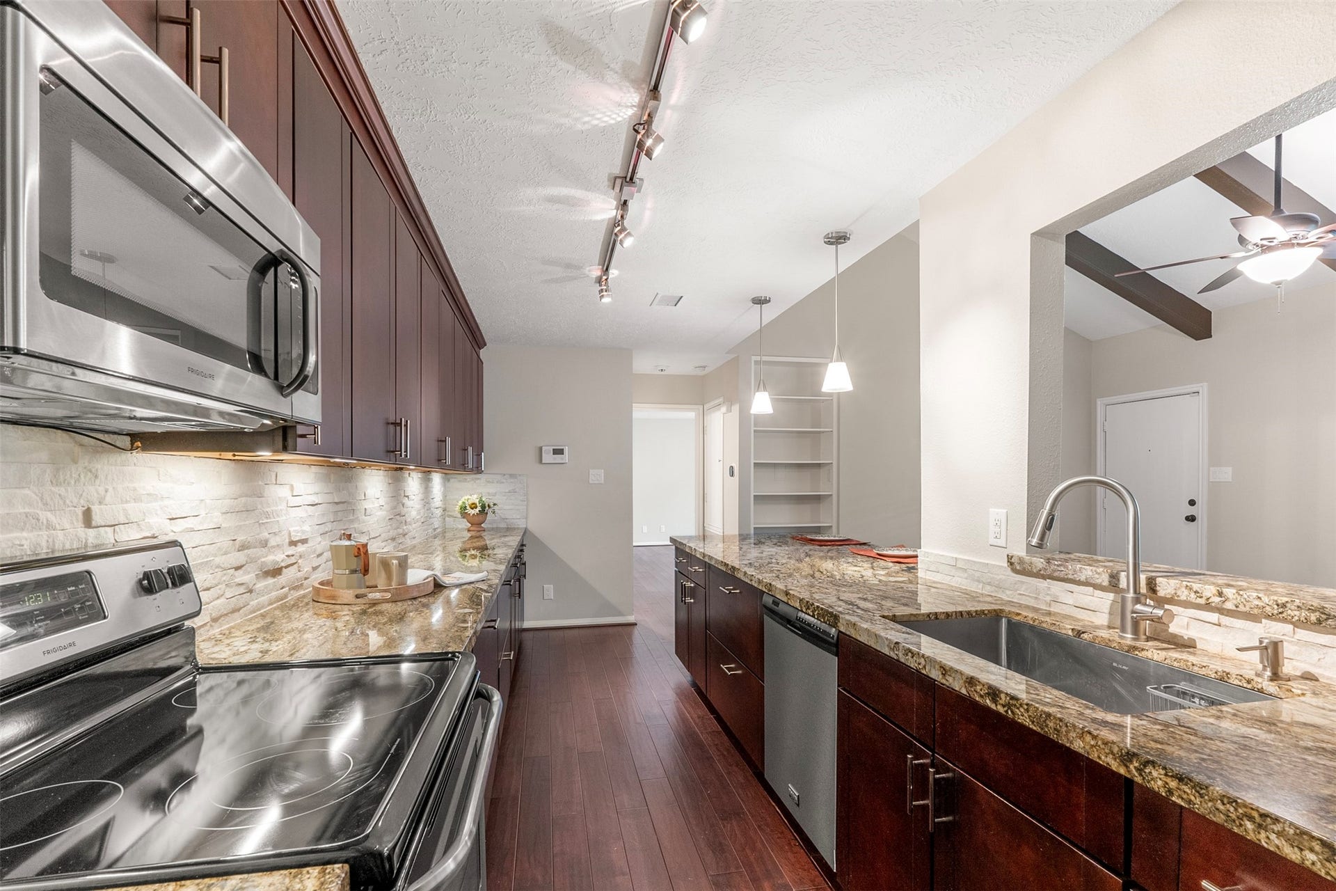 1100 Augusta Drive, #88, Houston, TX 77057 1100 Augusta Drive, #88, Houston, TX 77057