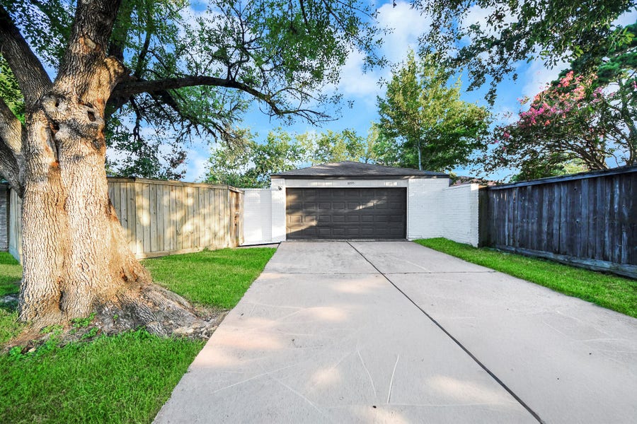 Property photo for 10915 Berry Tree Drive, Houston, TX