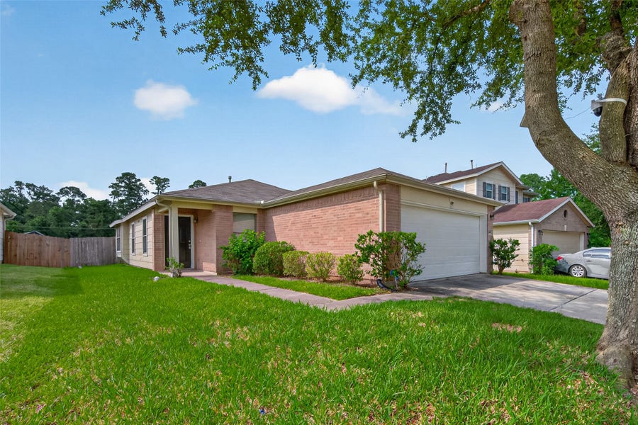 Property photo for 22851 Twisting Pine Drive, Spring, TX