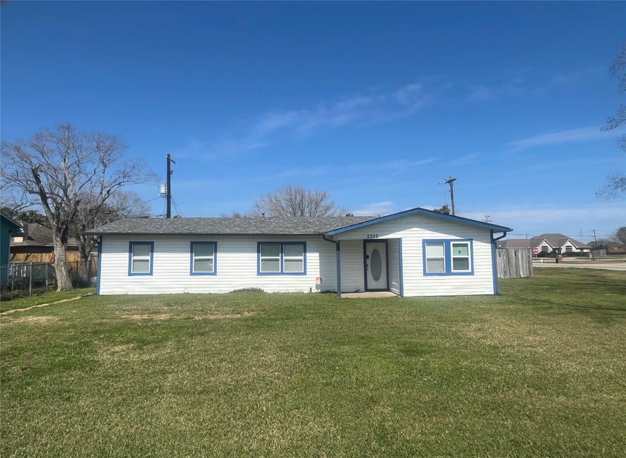 Property photo for 2302 35th Ave N, Texas City, TX