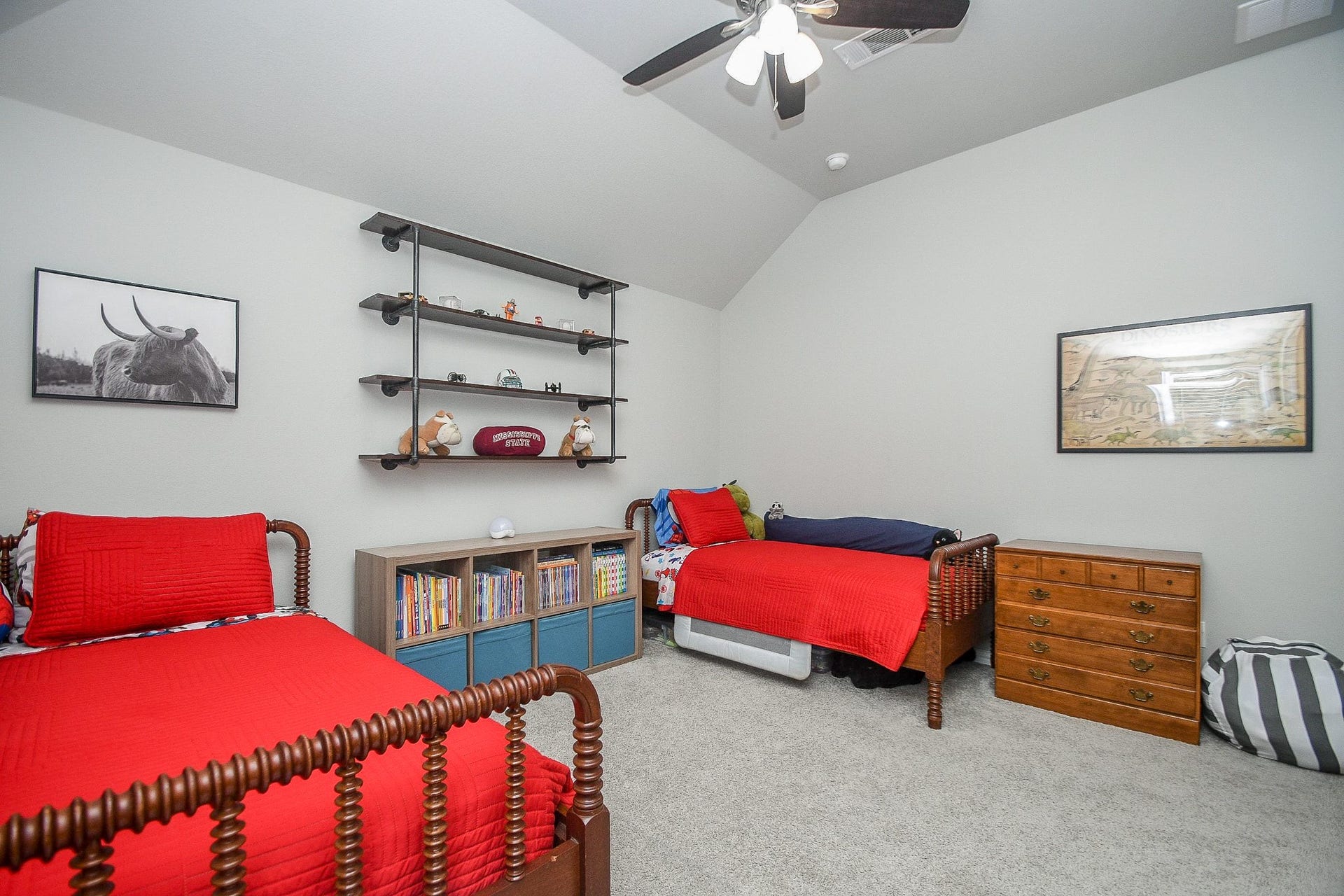 2703 Ripe Amber Cup Court, Richmond, TX 77406 Spacious upstairs secondary bedroom with high ceiling and generous wall space for flexible use.