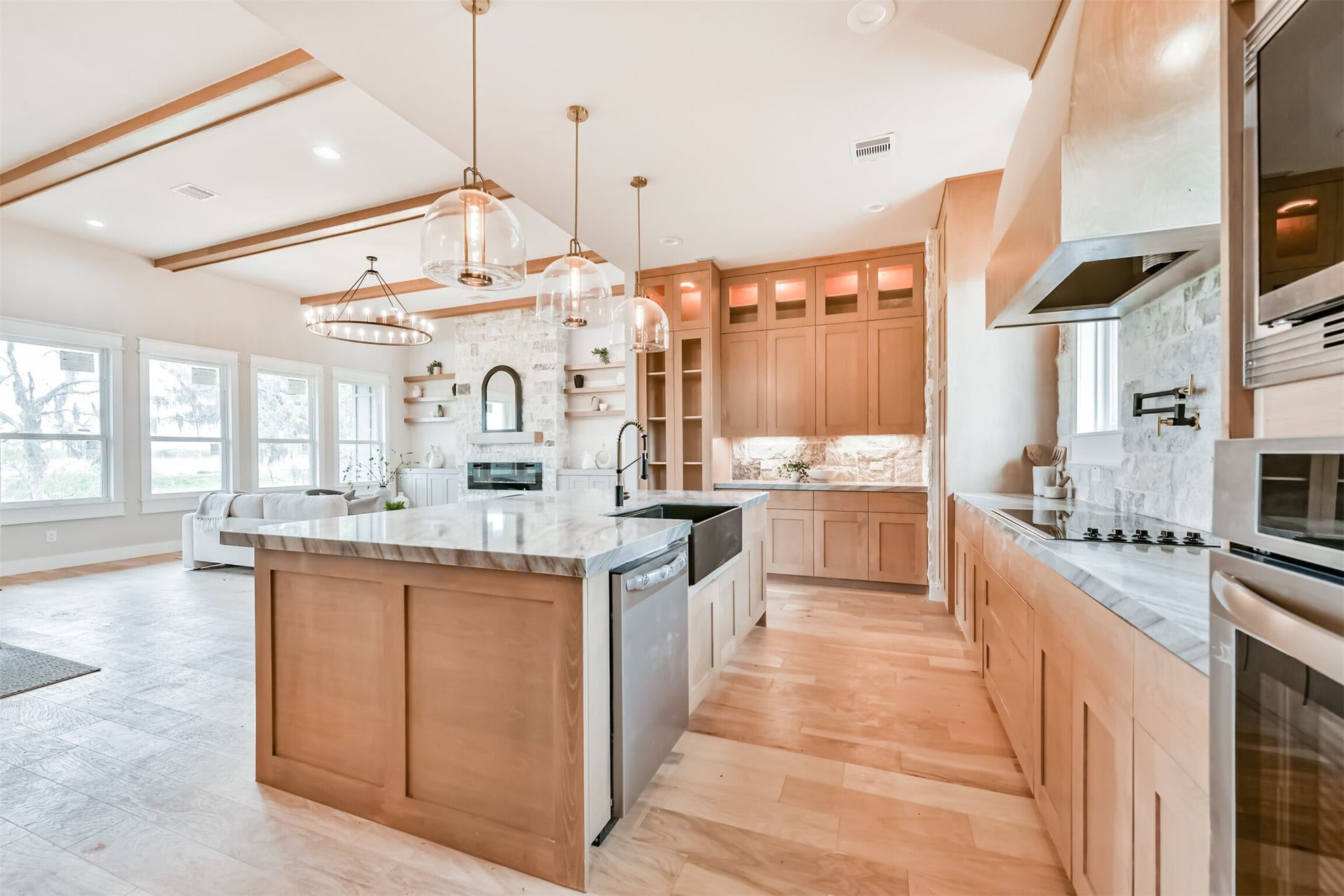 250 Pony Trail, Angleton, TX 77515 250 Pony Trail, Angleton, TX 77515