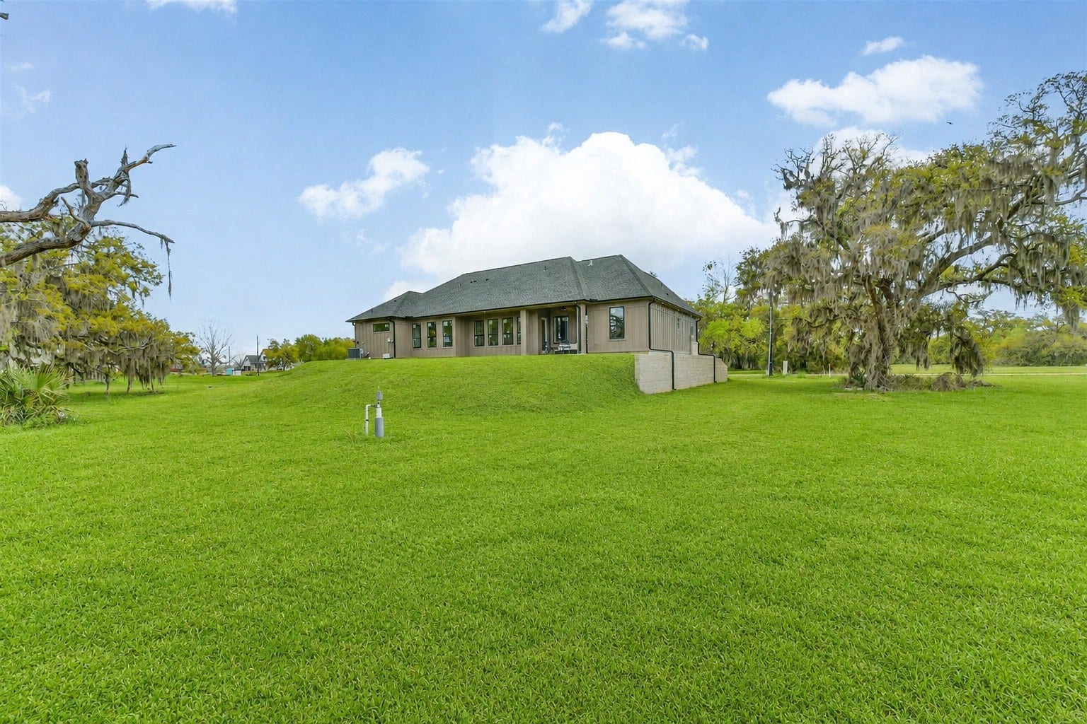 250 Pony Trail, Angleton, TX 77515 250 Pony Trail, Angleton, TX 77515