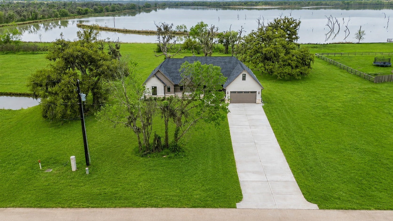 250 Pony Trail, Angleton, TX 77515 250 Pony Trail, Angleton, TX 77515