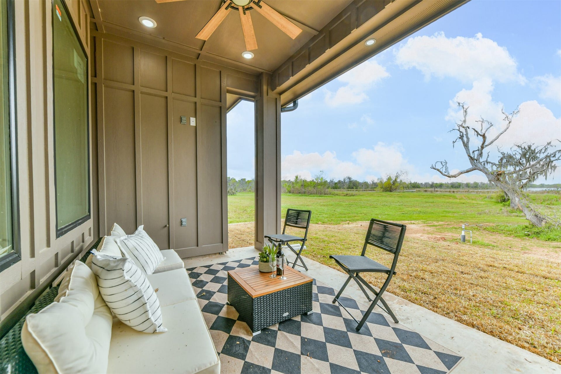 250 Pony Trail, Angleton, TX 77515 250 Pony Trail, Angleton, TX 77515