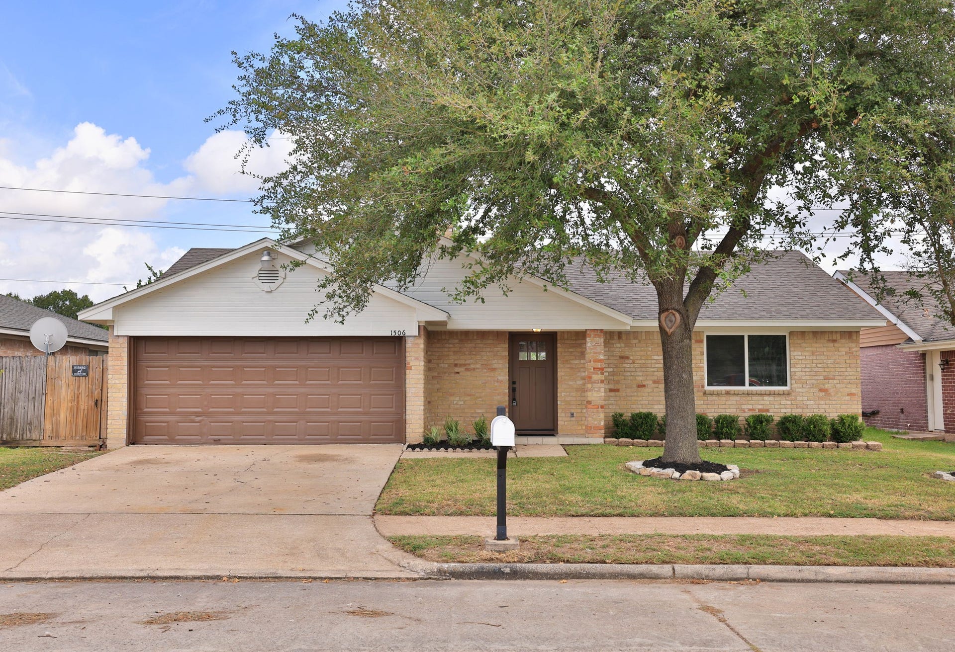1506 Wilshire Park Drive, Houston, TX 77038 Welcome