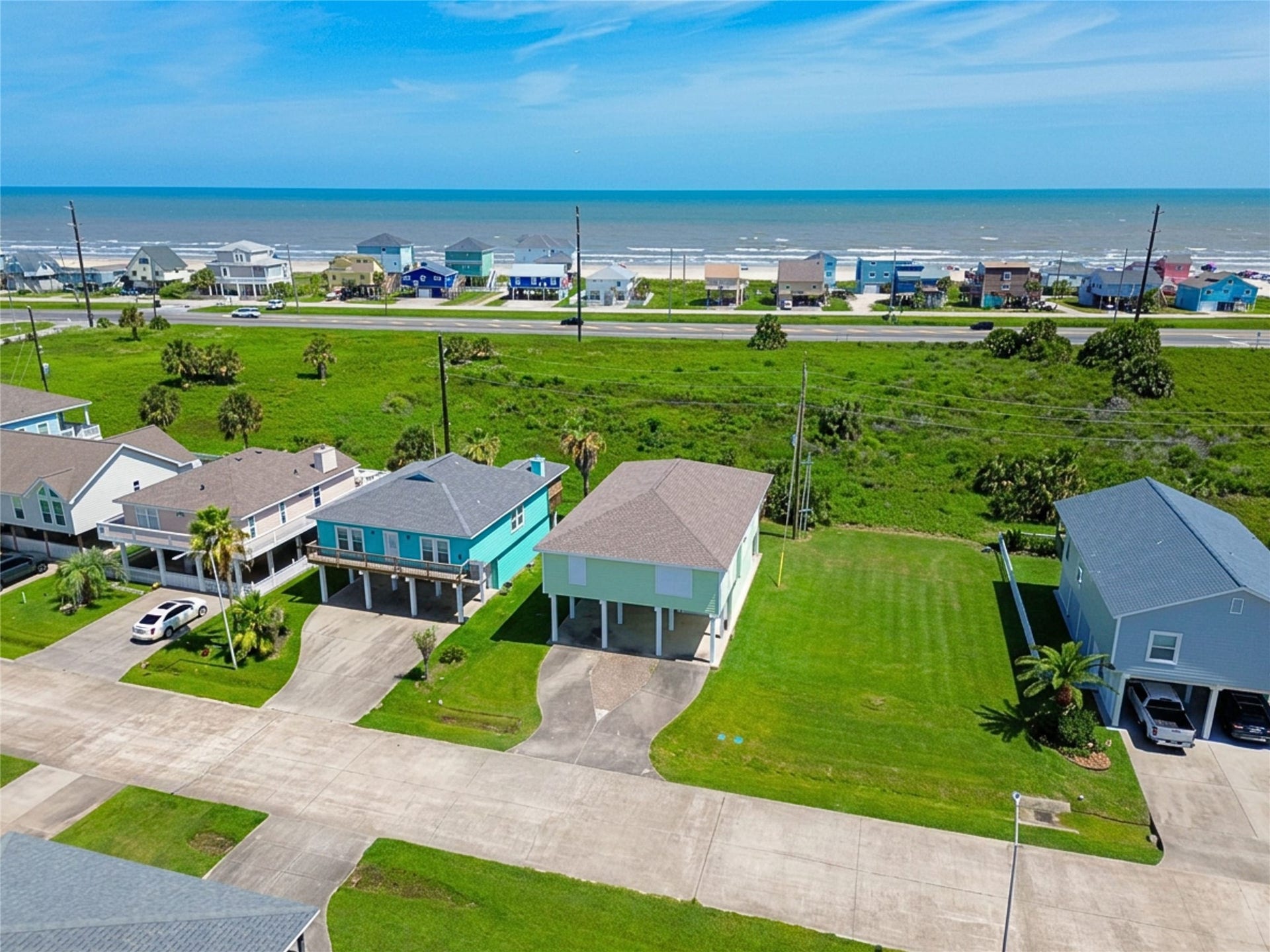22329 Vista Del Mar, Galveston, TX 77554 Short golf cart ride to the beach...