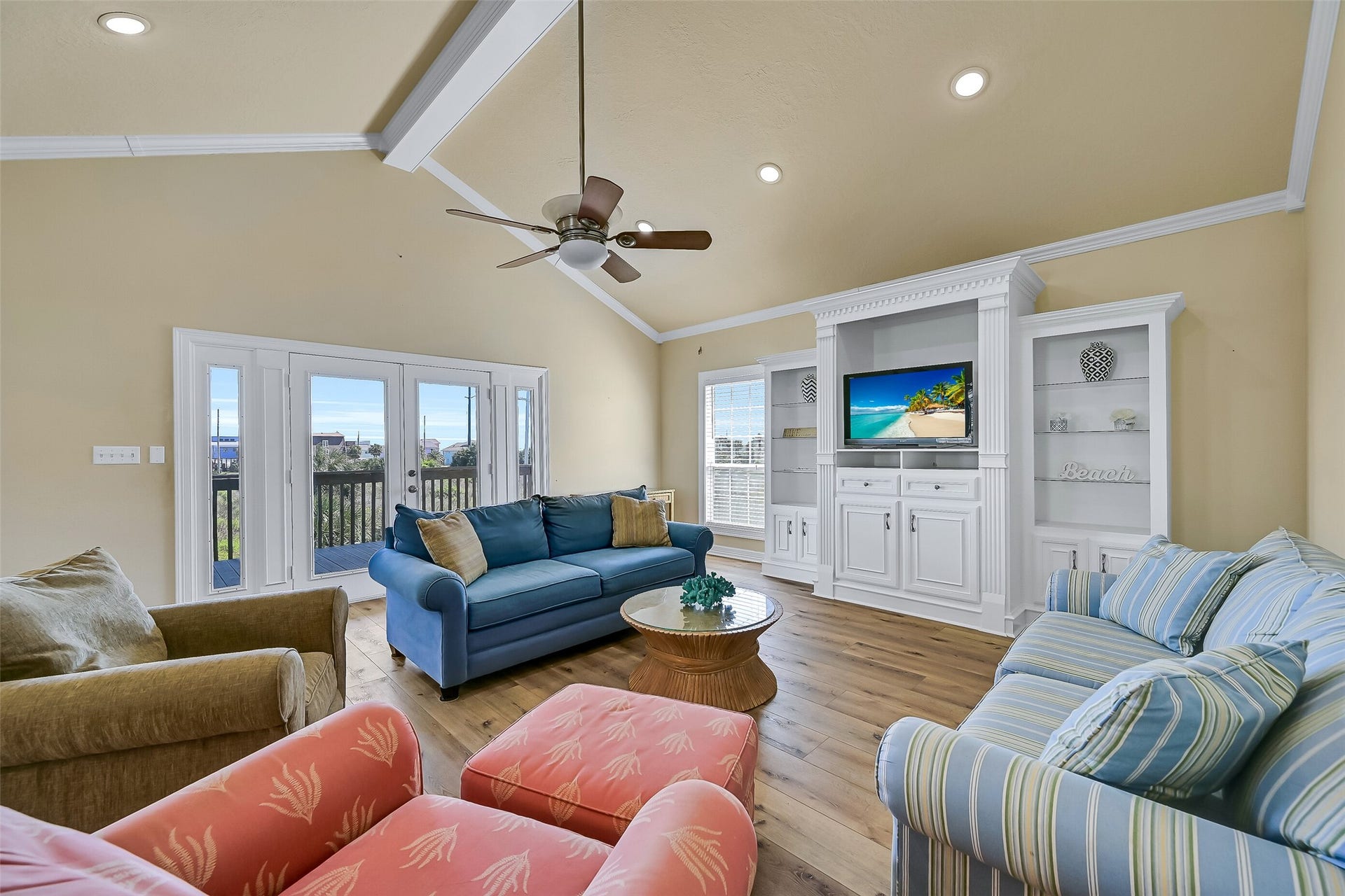 22329 Vista Del Mar, Galveston, TX 77554 Notice the soaring ceilings and gorgeous wood floors that flow throughout the space.