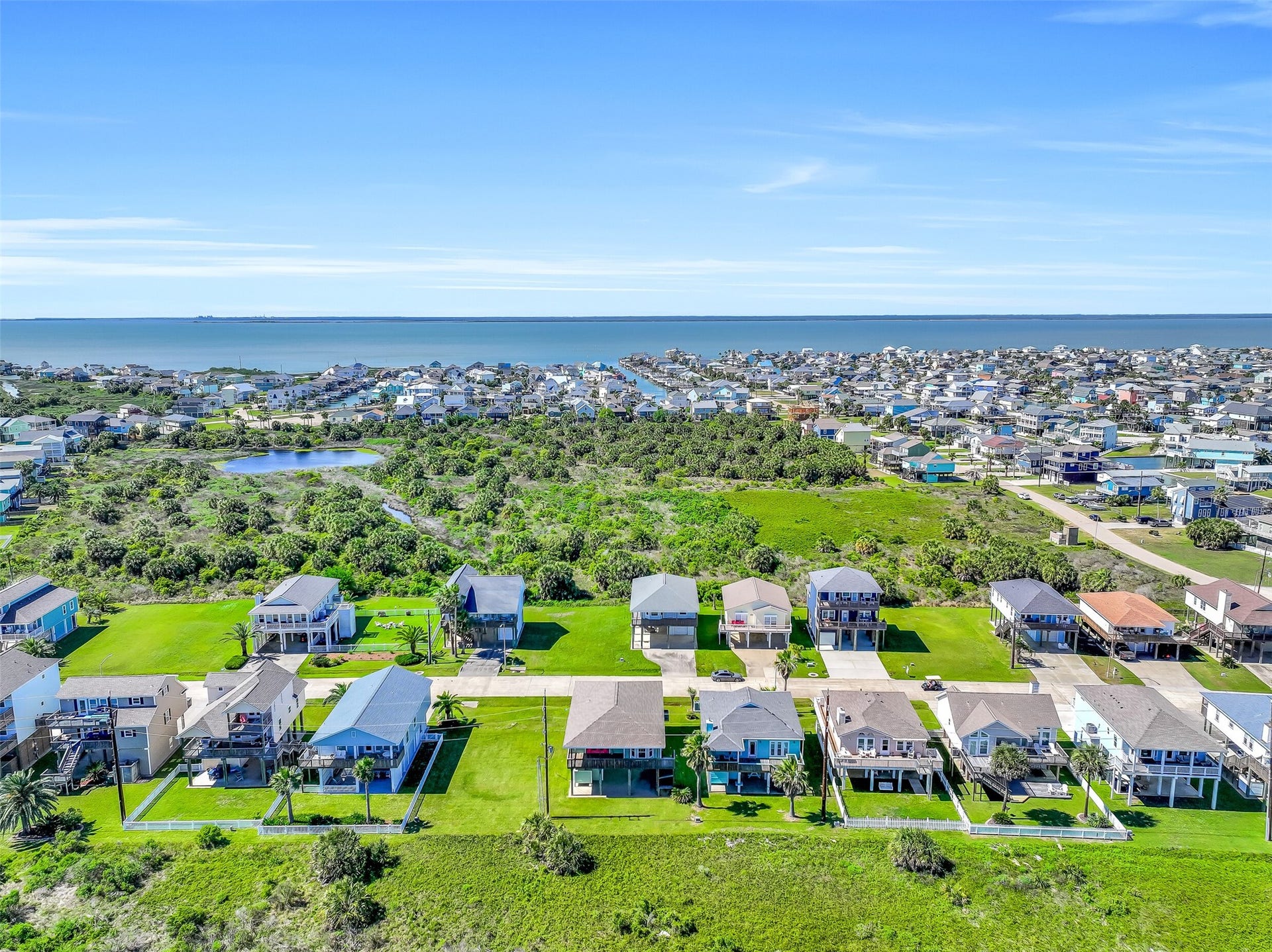 22329 Vista Del Mar, Galveston, TX 77554 and just as close to the bay!