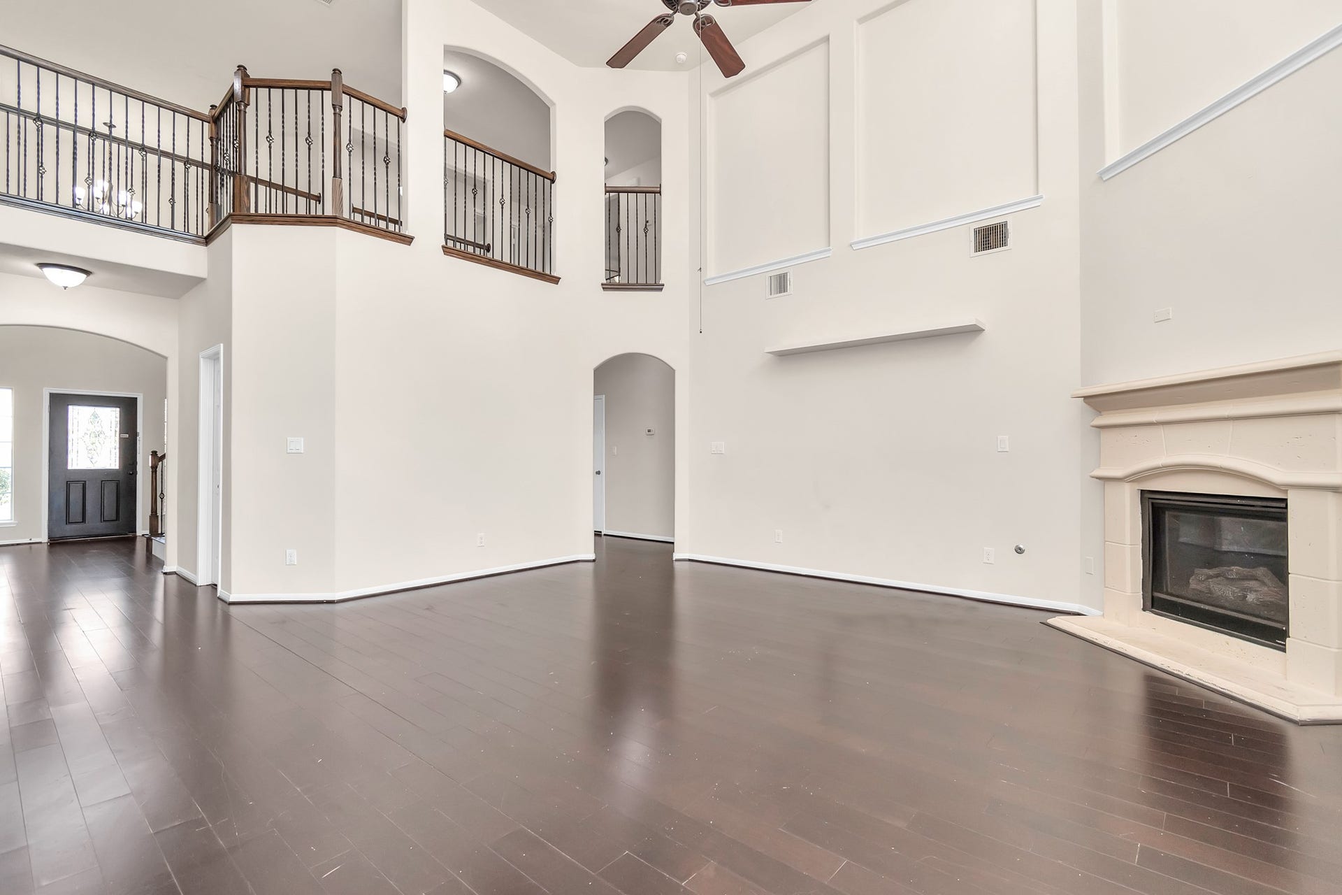 Spacious living room