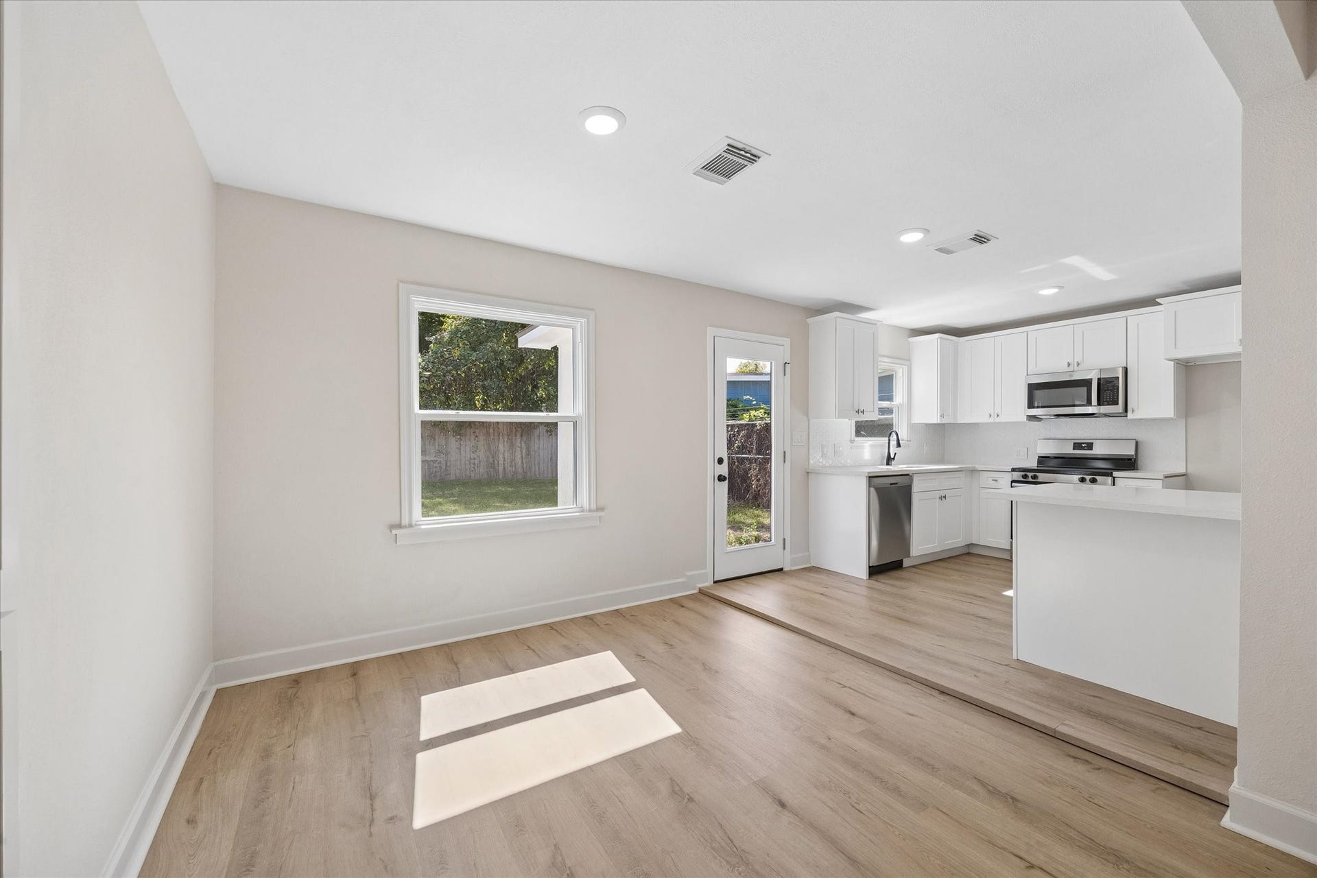 1202 Eubanks Street, Houston, TX 77022