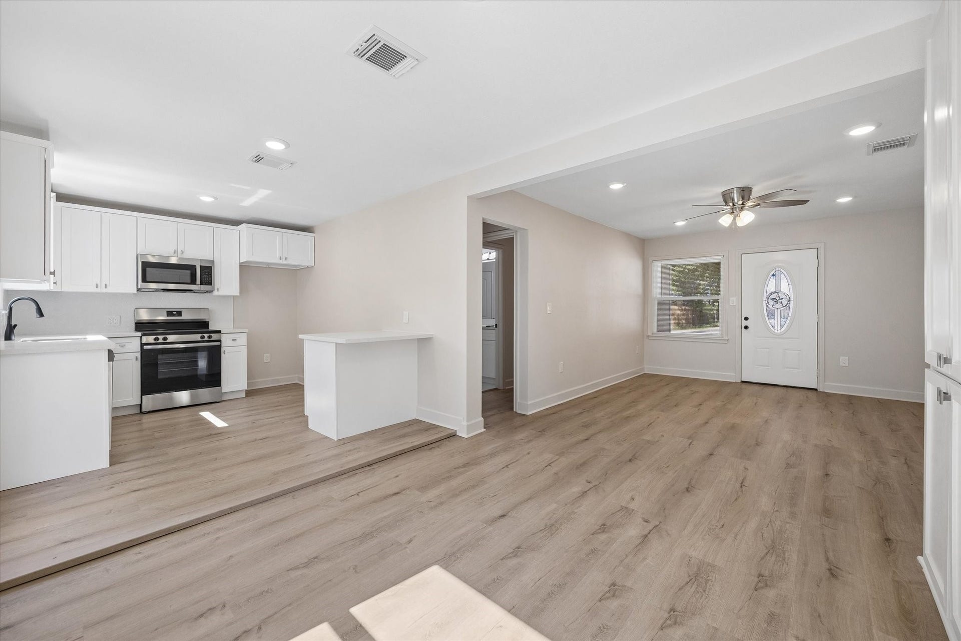 1202 Eubanks Street, Houston, TX 77022