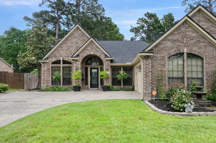 Property photo for 28 Stanford Court, Montgomery, TX
