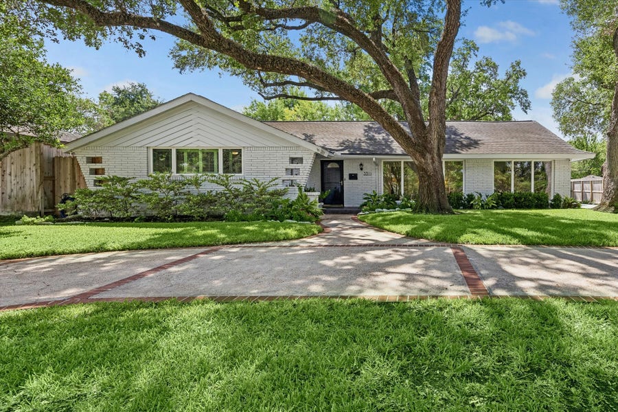 Property photo for 3511 S Braeswood Boulevard, Houston, TX