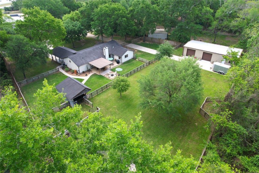 Property photo for 142 Sentinel Oaks, Pinehurst, TX