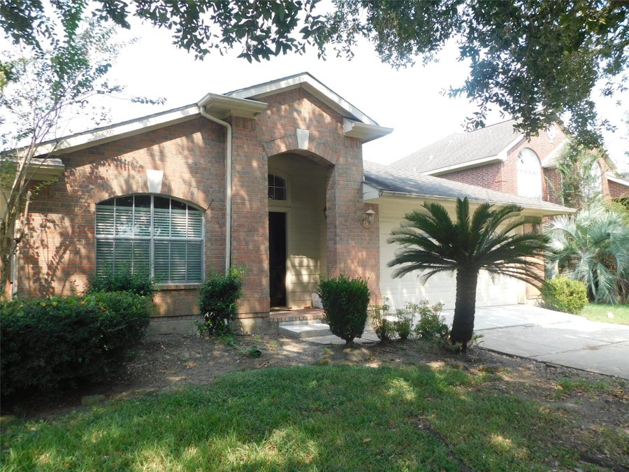Property photo for 3334 Pebble Beach Lane, Pearland, TX