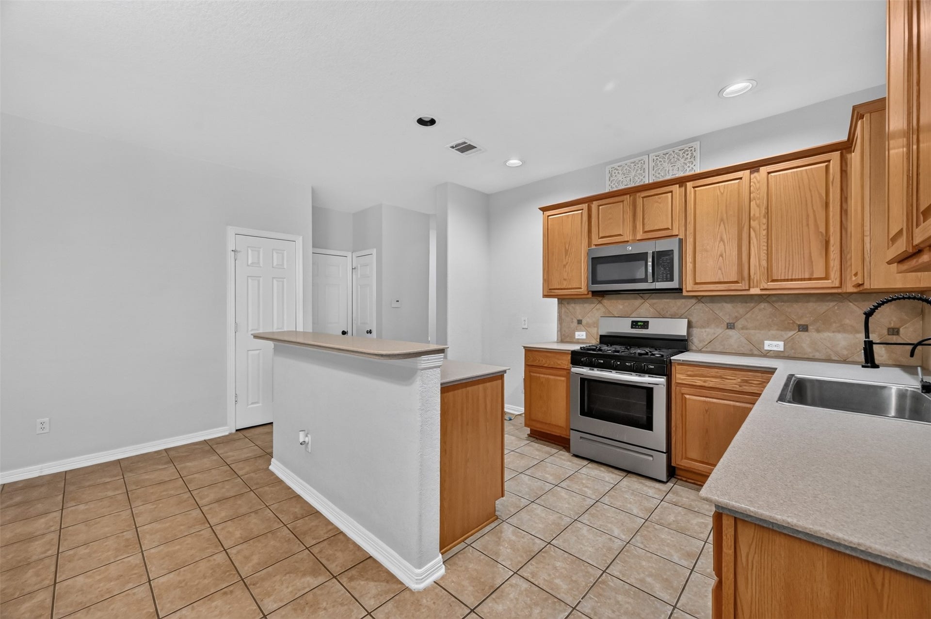 12806 Whistling Springs Drive, Humble, TX 77346 12806 Whistling Springs Drive, Humble, TX 77346