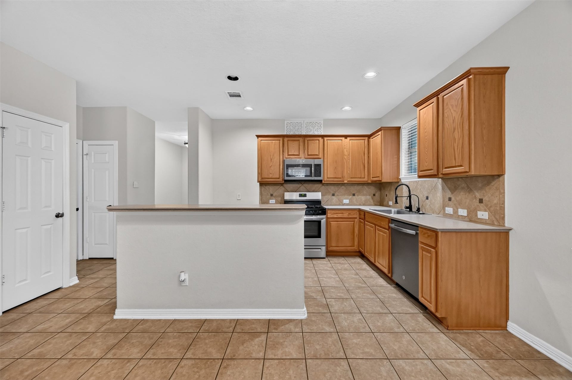 12806 Whistling Springs Drive, Humble, TX 77346 12806 Whistling Springs Drive, Humble, TX 77346